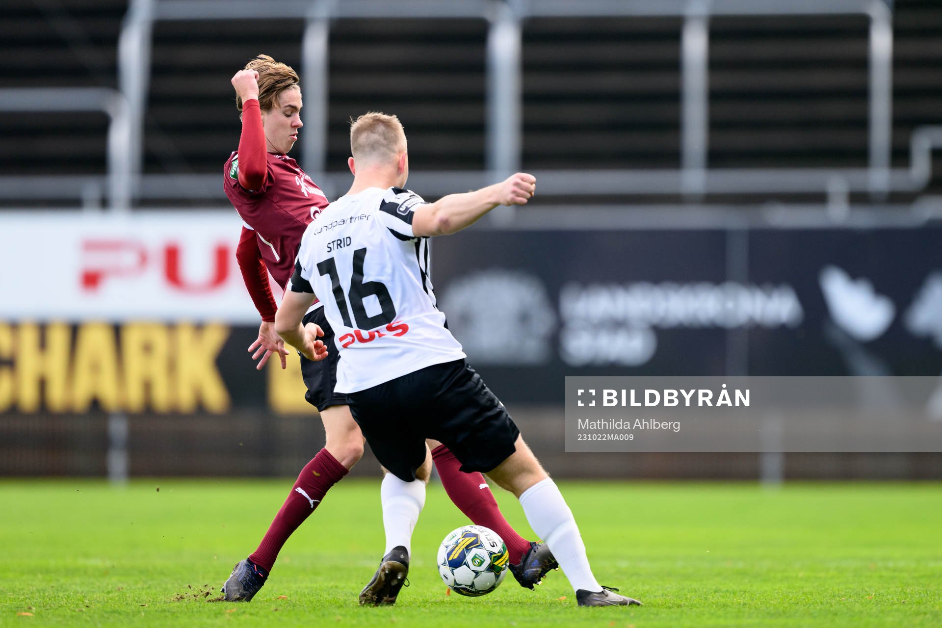 Västerås SKs Max Larsson och Landskronas Jesper Strid