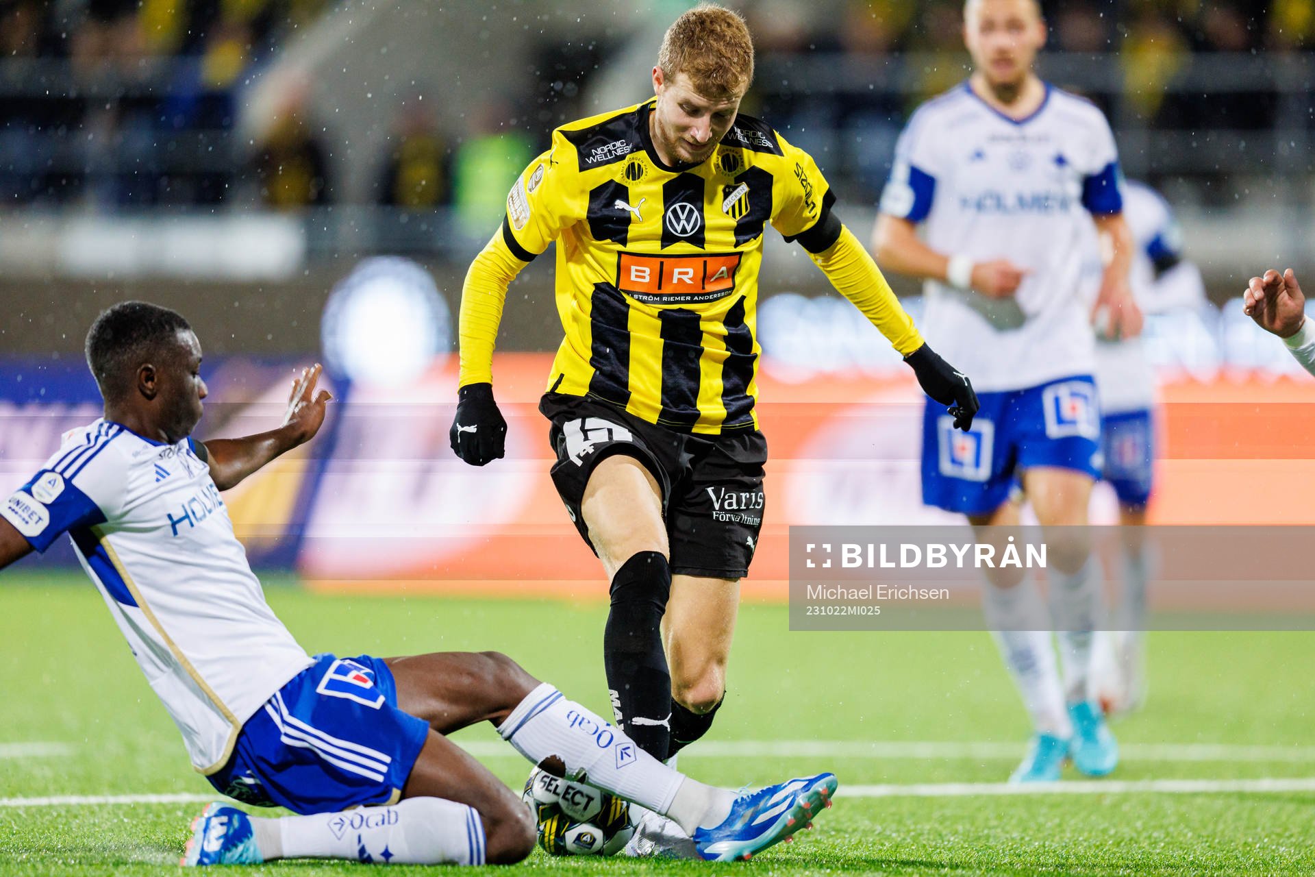 IFK Norrköpings Yahya Kalley och Häckens Simon Gustafson