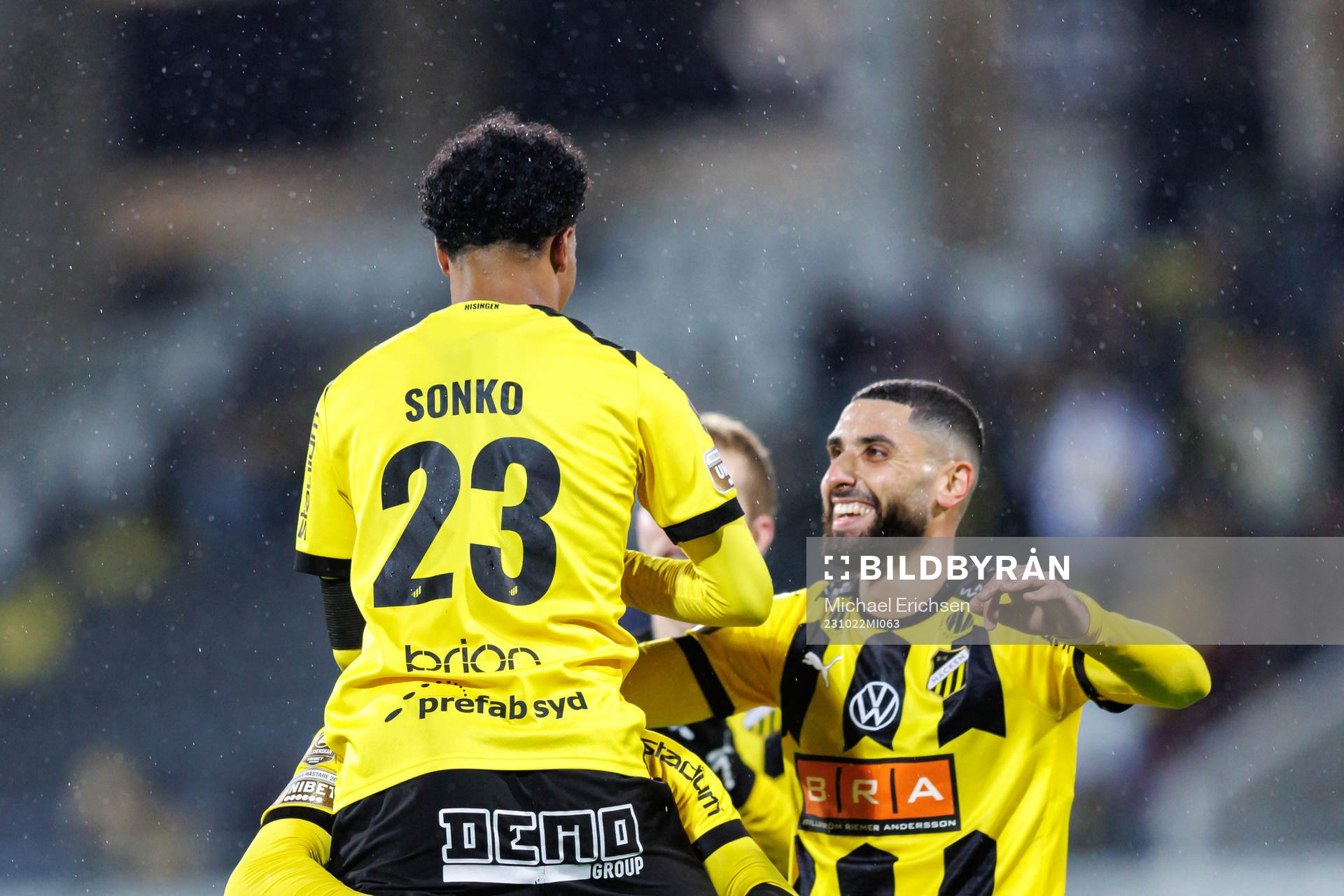 Momodou Lamin Sonko Häckens jublar efter 4-1 under fotbollsmatchen i Allsvenskan mellan Häcken och IFK Norrköping den 22 oktober 2023 i Göteborg.