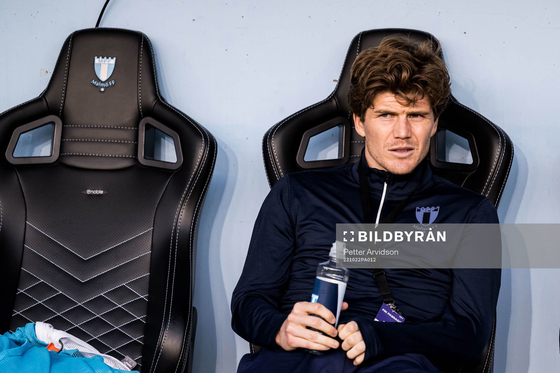 Malmö FFs Oliver Berg på bänken