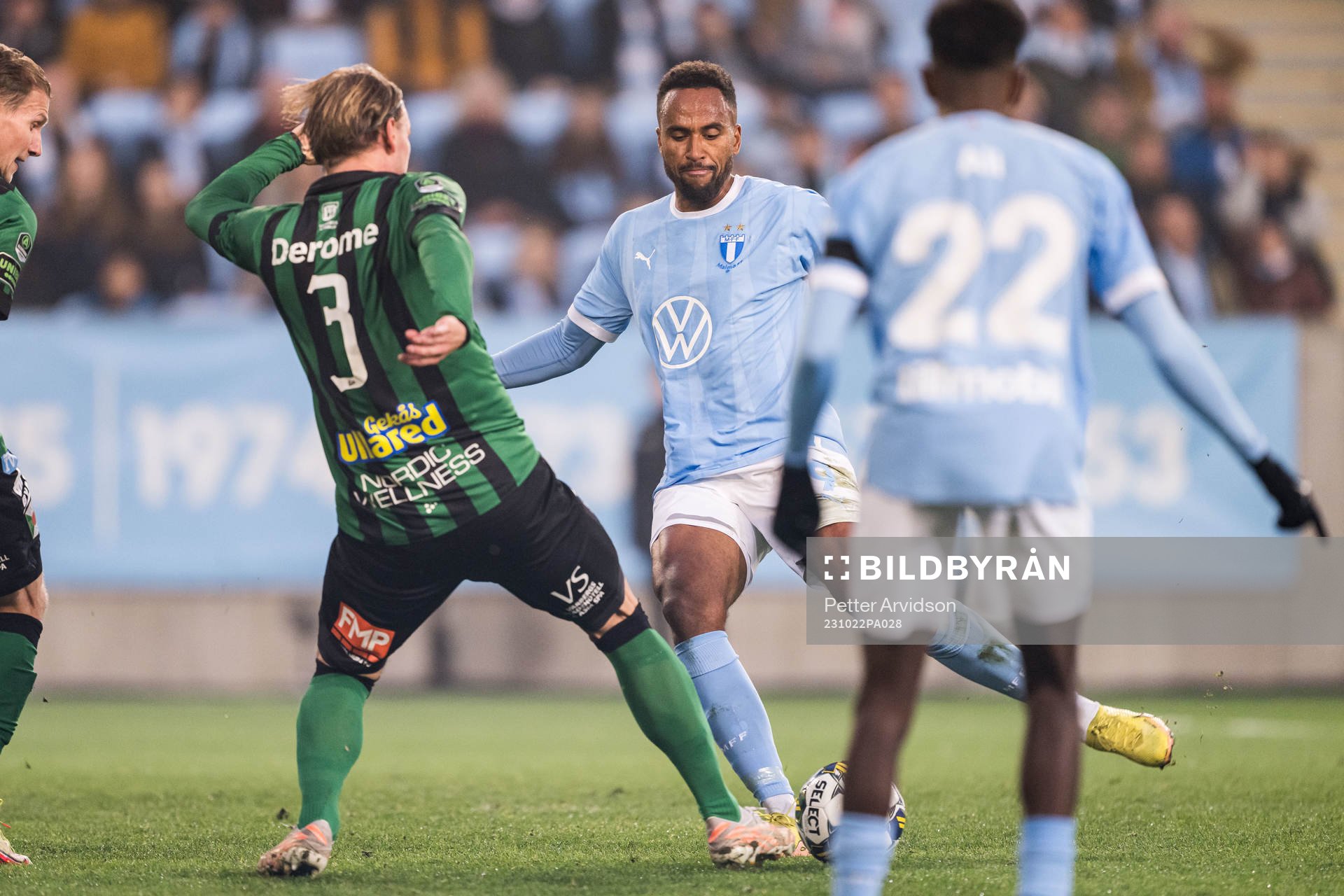 Varbergs Hampus Zackrisson och Malmö FFs Isaac Kiese Thelin