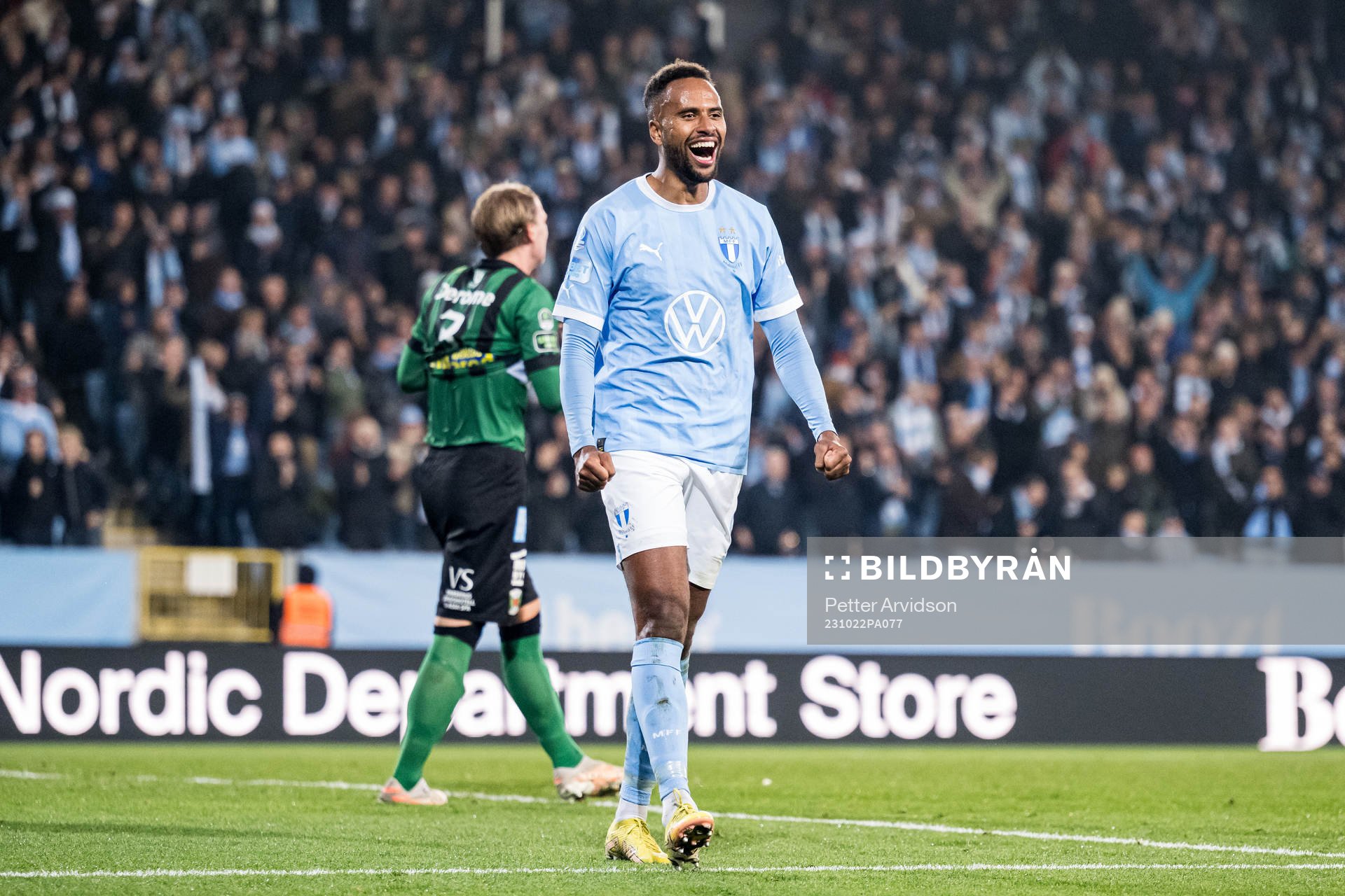 Malmö FFs Isaac Kiese Thelin jublar