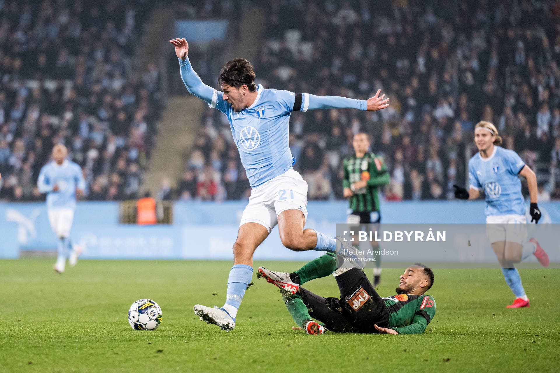 Malmö FFs Stefano Vecchia och Varbergs Vinicius Nogueira