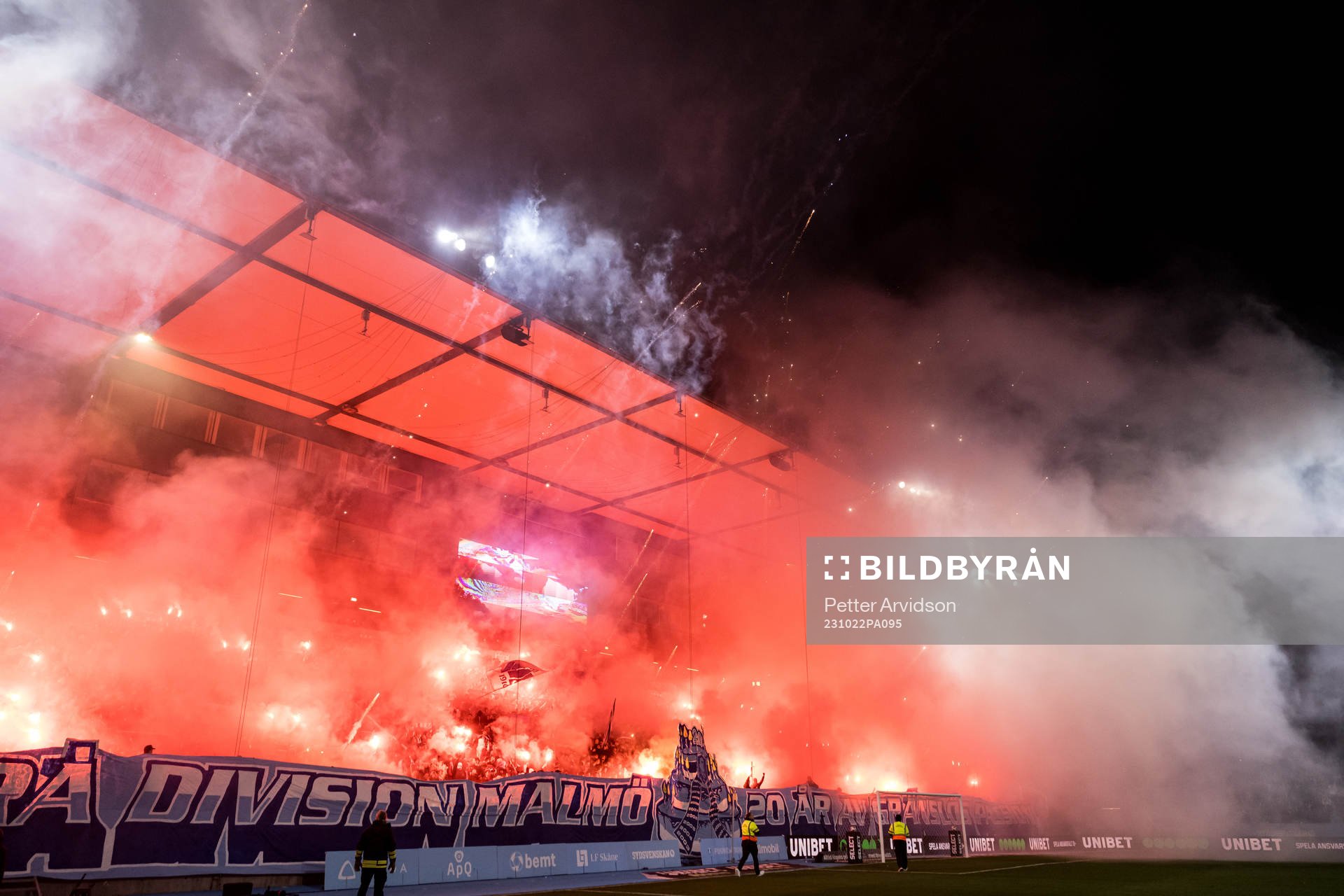 Malmö FFs supportrar med tifo
