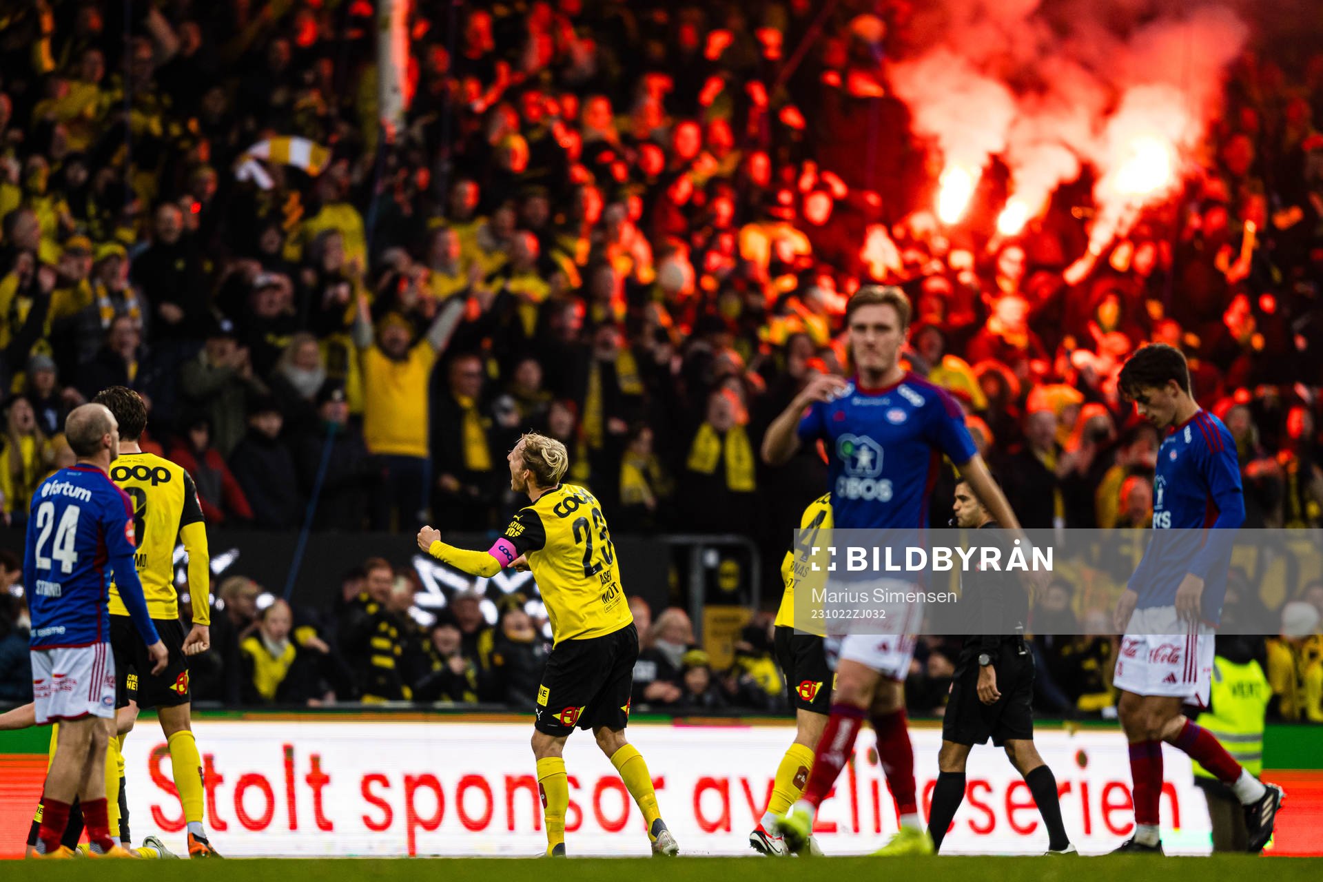 Gjermund Åsen of Lillestrøm celebrates at the final