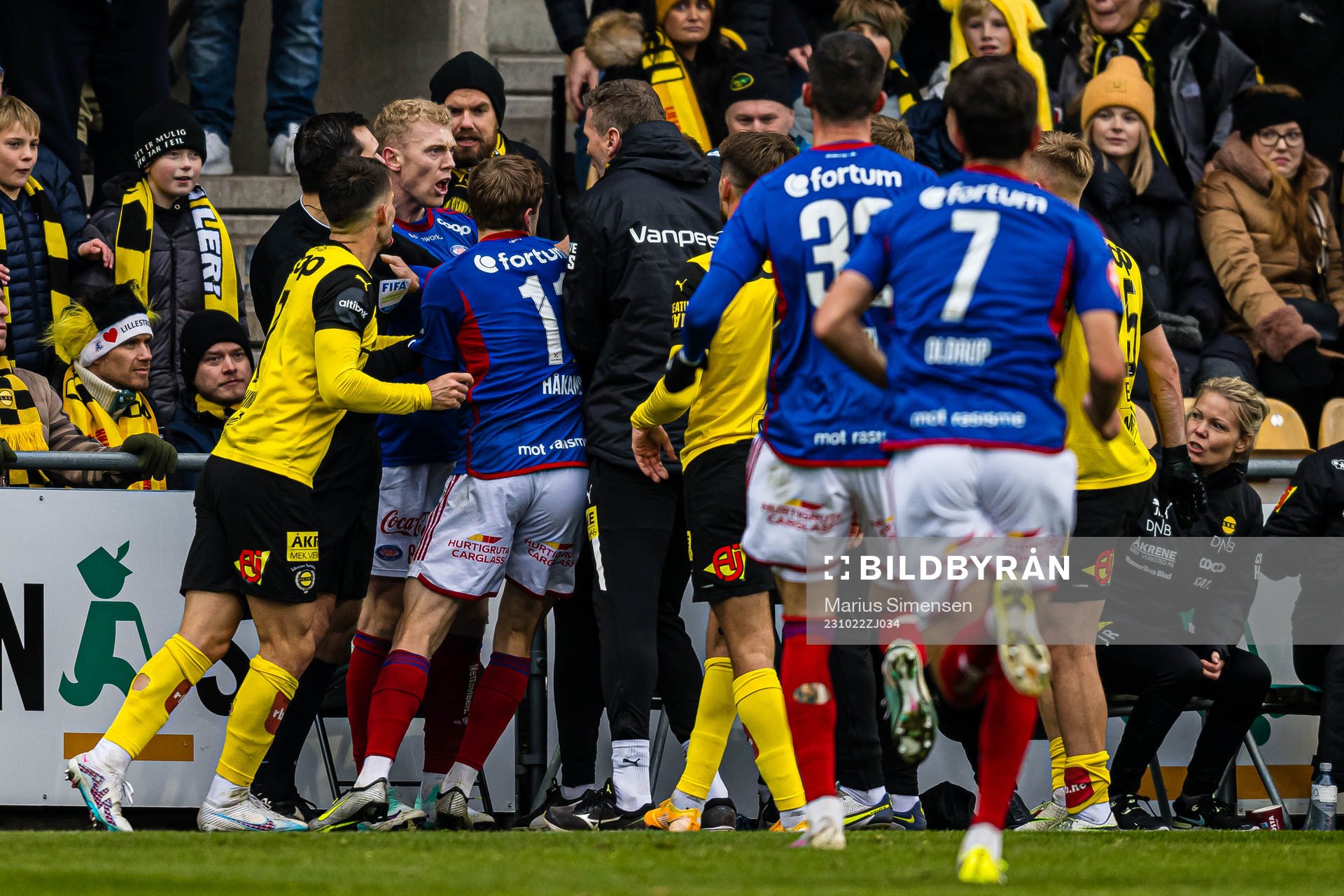 Henrik Bjørdal of Vålerenga reacts