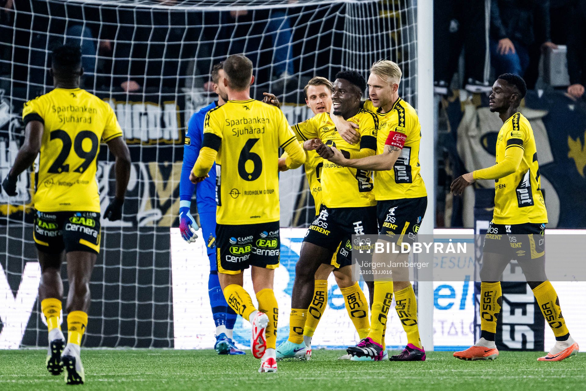 Elfsborgs Michael Baidoo jublar med lagkamrater