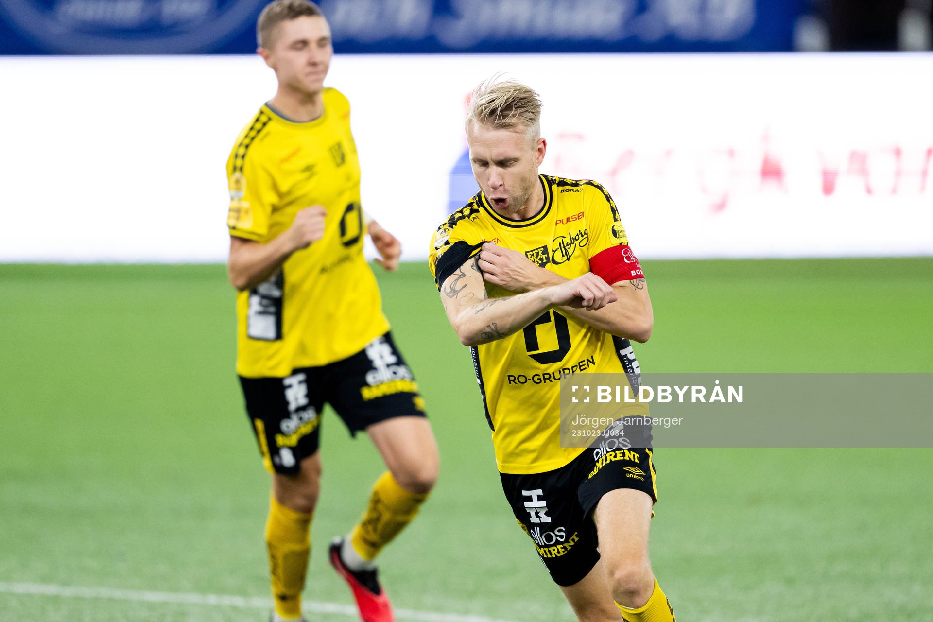 Elfsborgs Johan Larsson jublar