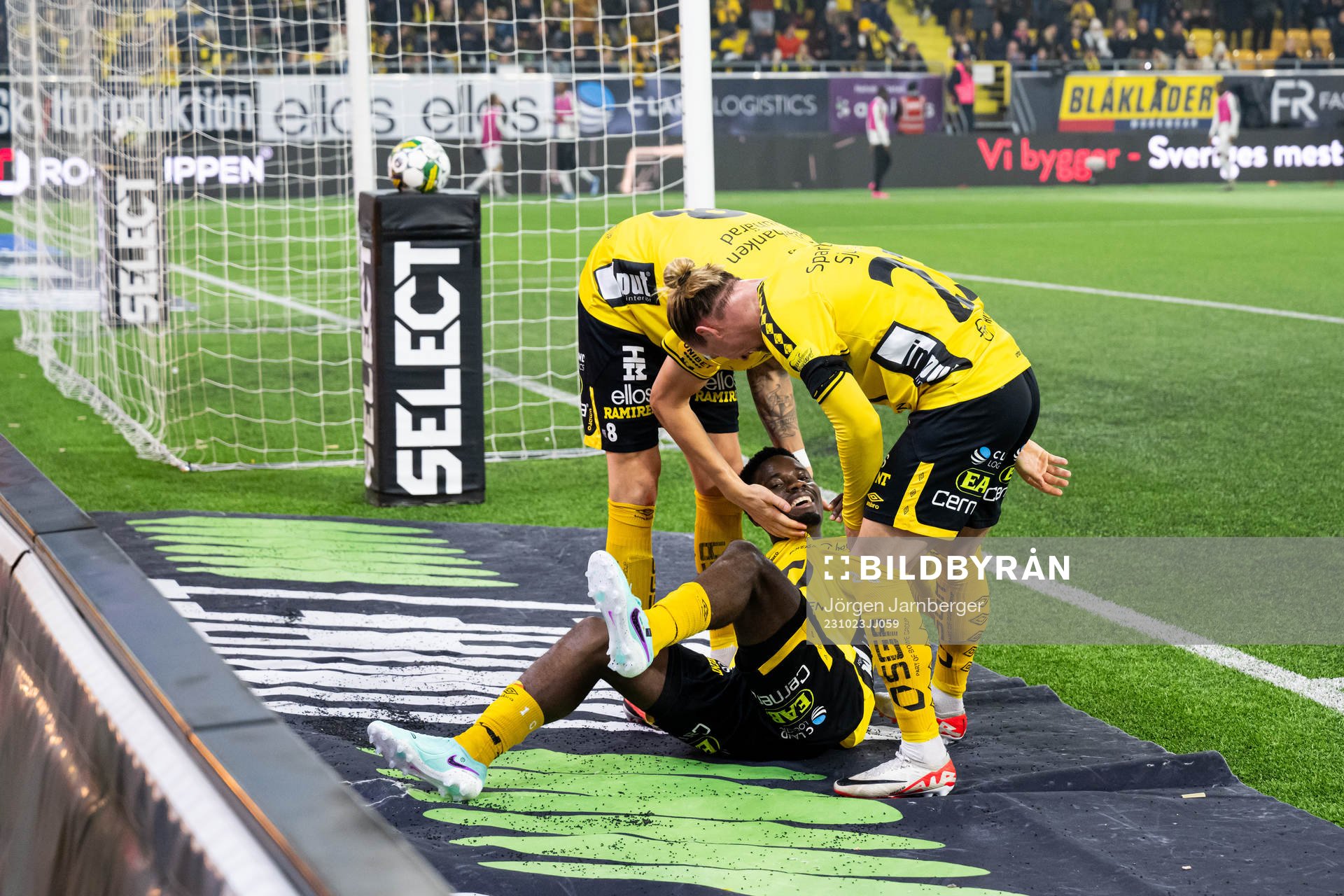 Elfsborgs Michael Baidoo jublar med Niklas Hult