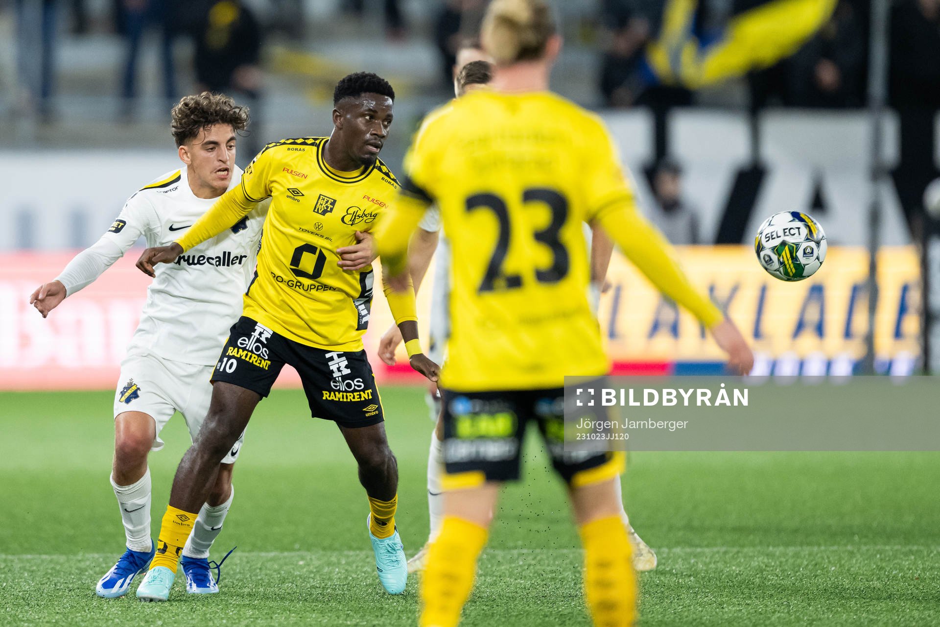 AIKs Taha Ayari och Elfsborgs Michael Baidoo