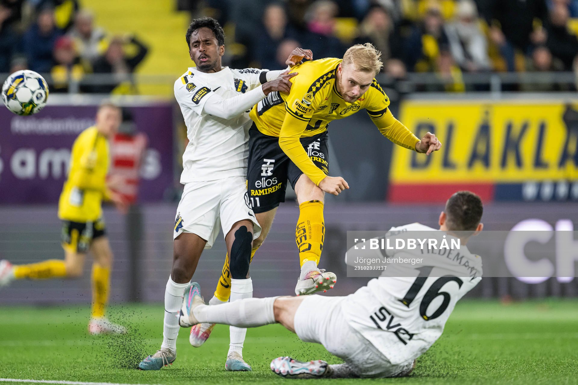 AIKs Abdihakin Ali och Elfsborgs Sveinn Guðjohnsen