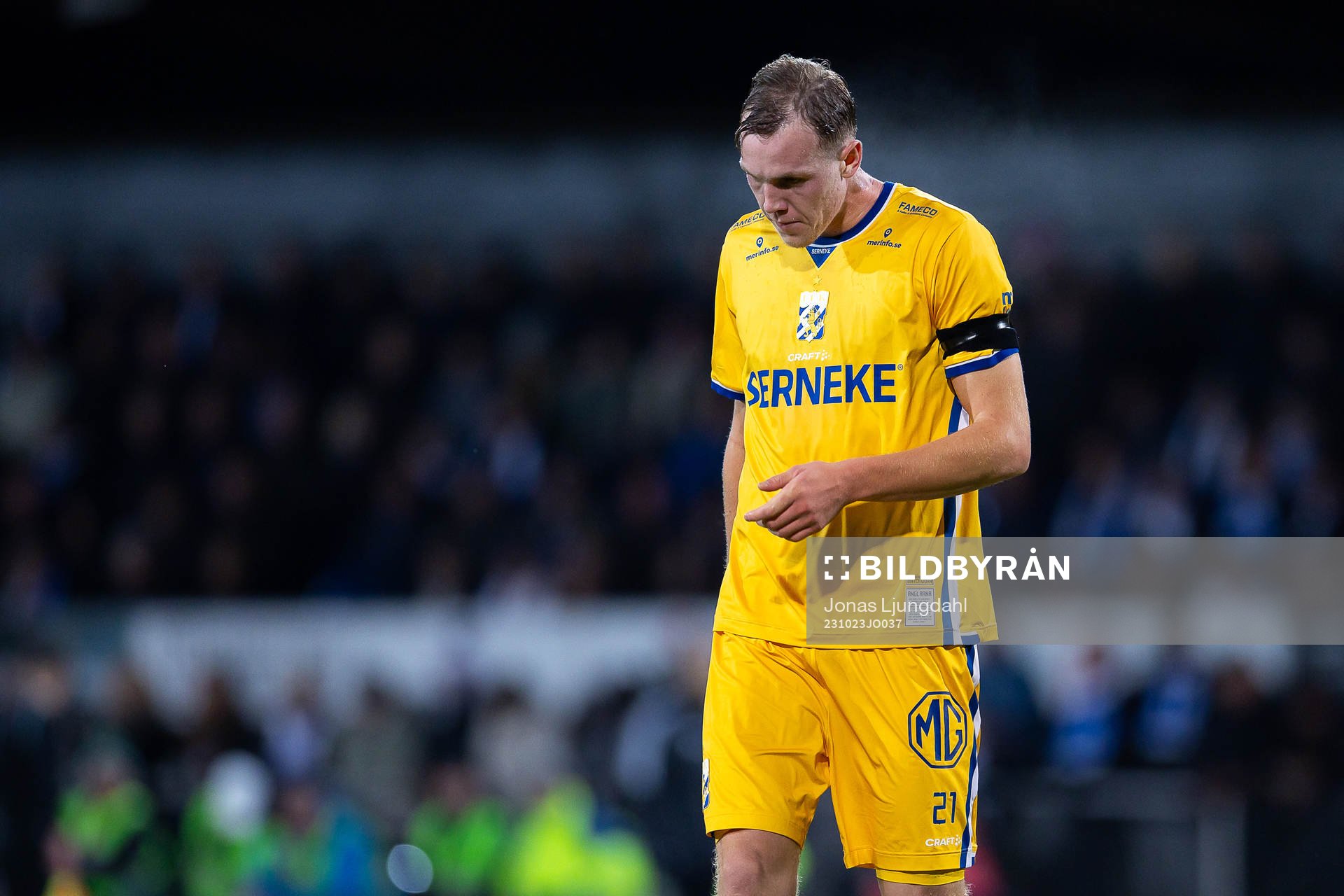IFK Göteborgs Adam Carlén deppar