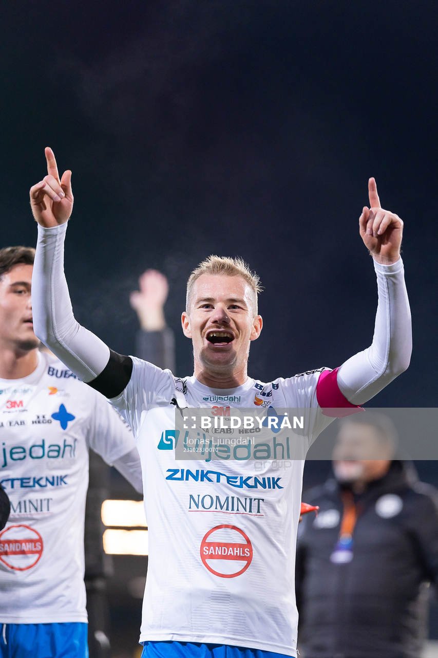 Värnamos Freddy Winsth jublar