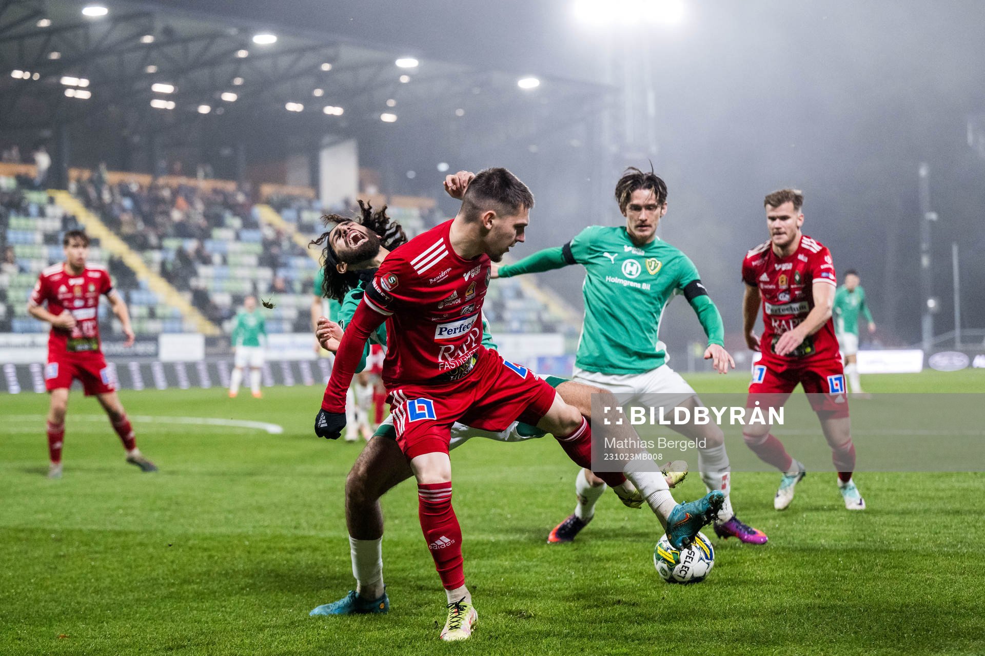 Jönköpings Södras Hady Saleh Karim och Skövde AIKs Isak