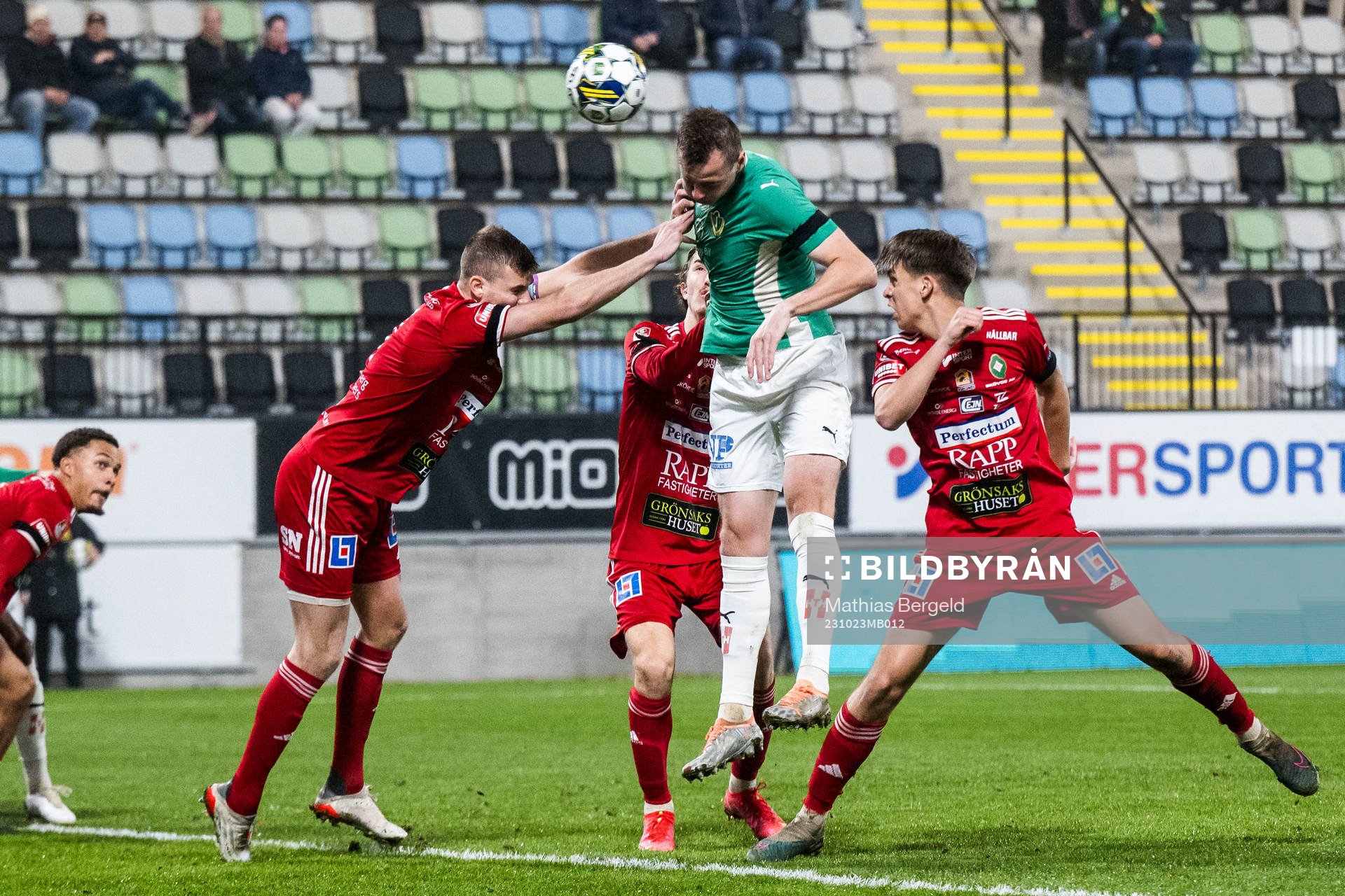 Jönköpings Södras Alexander Berntsson gör 1-0