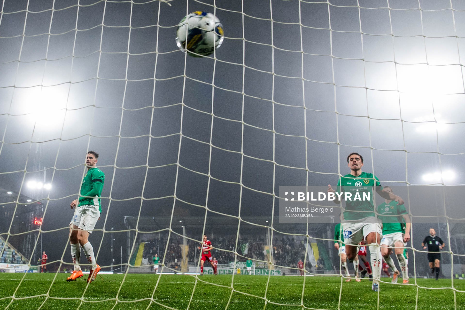 Jönköpings Södras Jesper Manns och Malkolm Moenza deppar