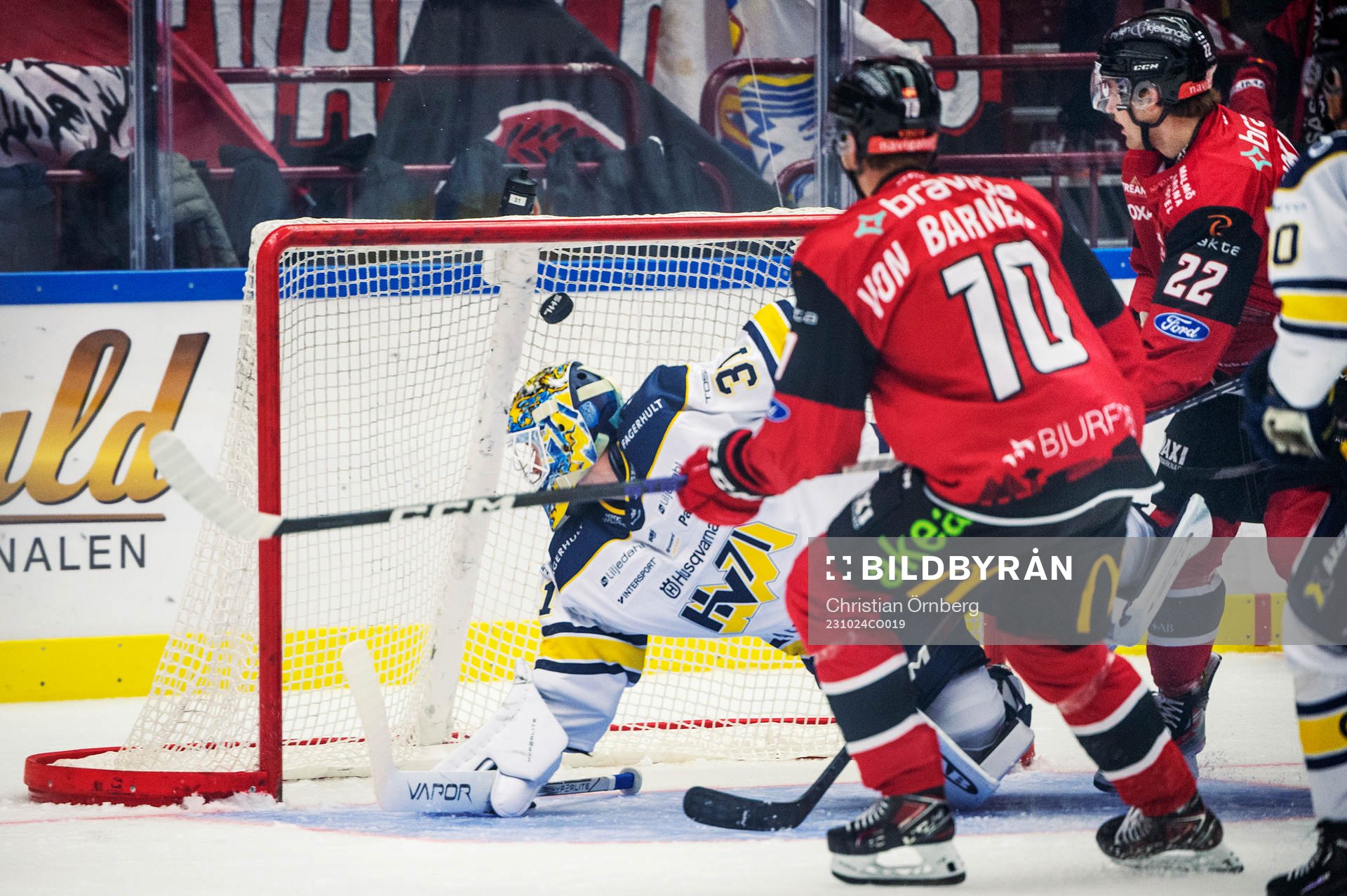 HV71s målvakt Joni Ortio släpper in 1-0