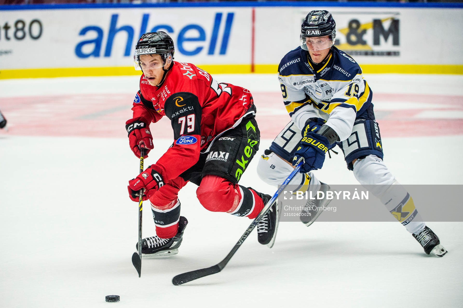 Malmö Redhawks Jakub Galvas mot HV71s Henrik Borgström