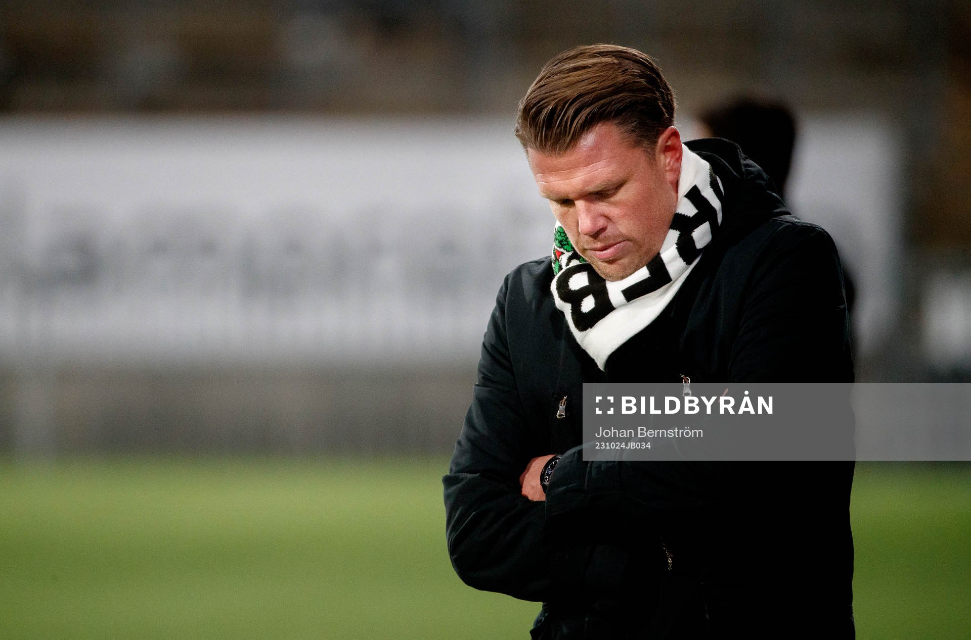 Örebros huvudtränare Christian Järdler deppar