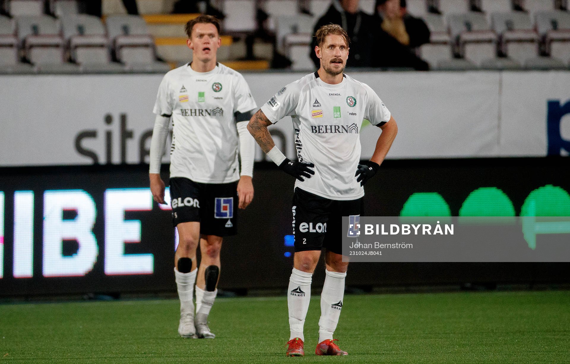 Örebros Daniel Hultqvist och Daniel Björnquist deppar