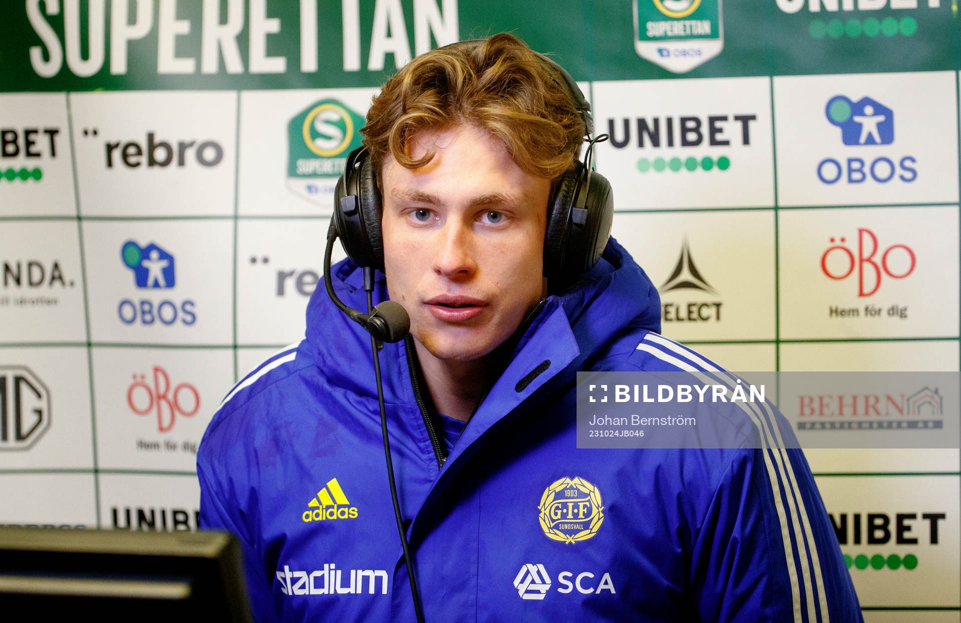 GIF Sundsvalls Jesper Carström intervjuas efter fotbollsmatchen i Superettan mellan Örebro och GIF Sundsvall den 24 oktober 2023 i Örebro.