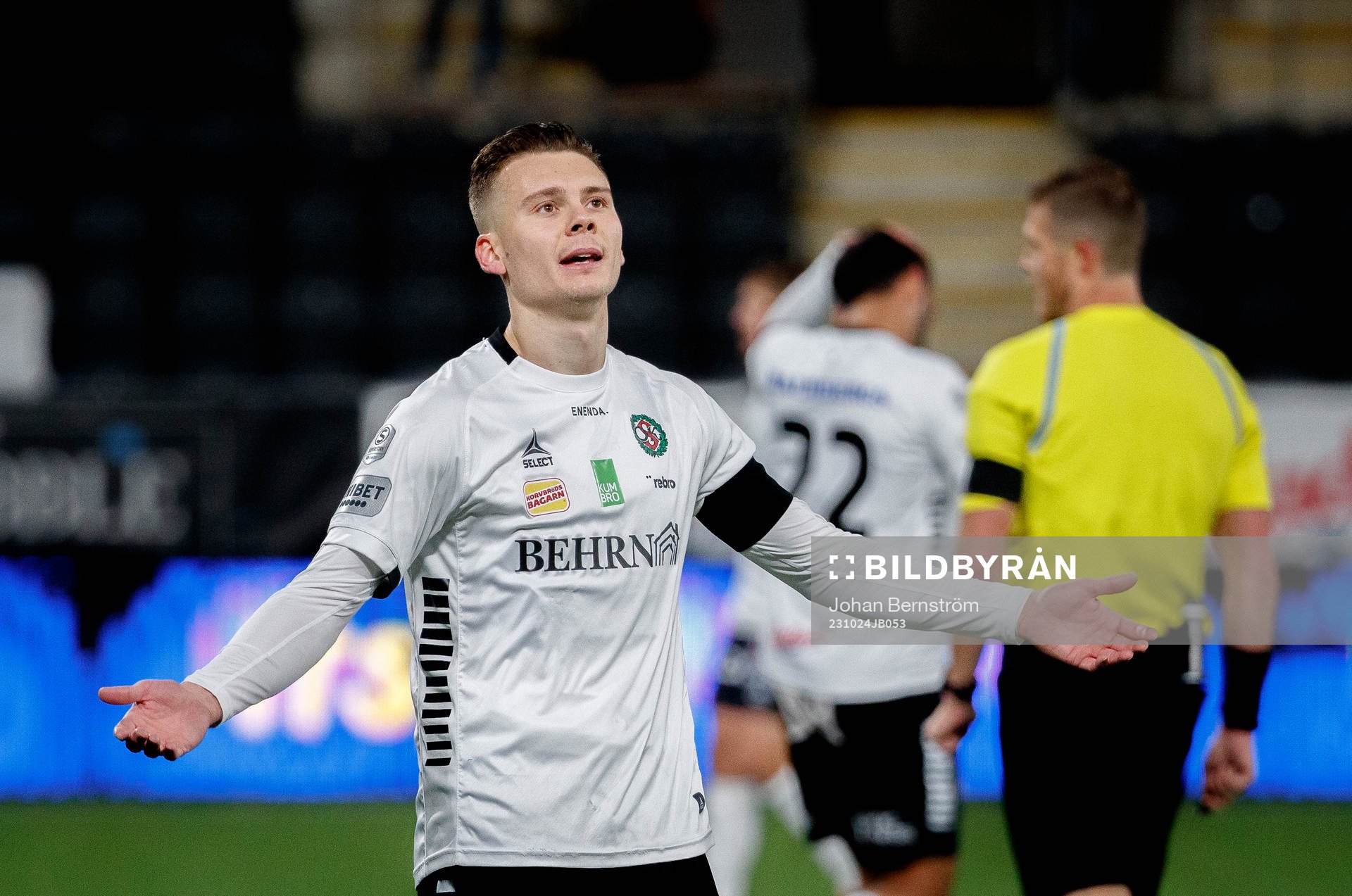 Örebros Jake Larsson deppar