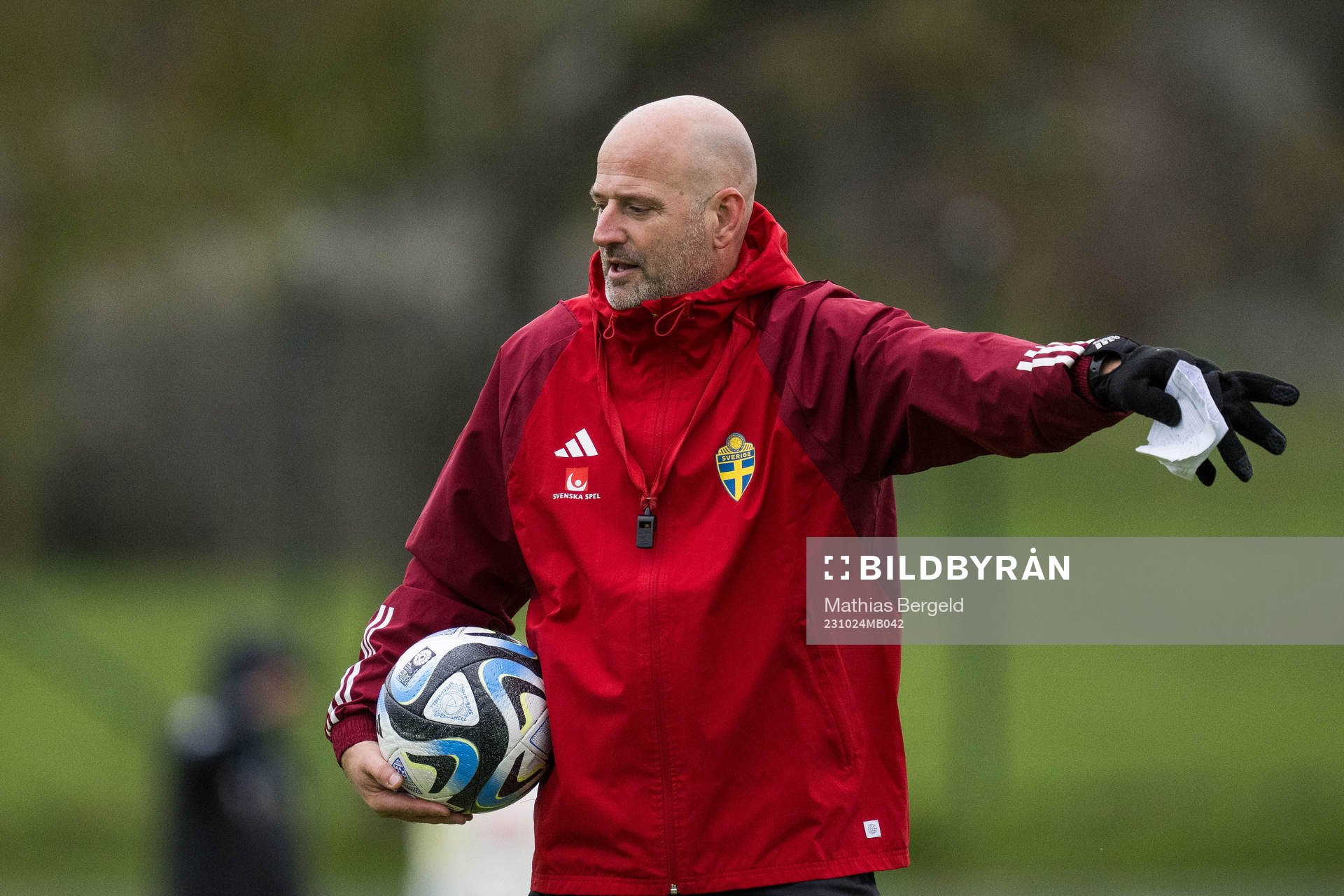 Assistant coach Magnus Wikman of Sweden