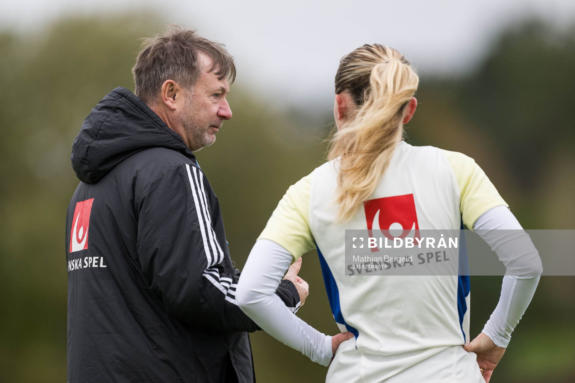 Head coach Peter Gerhardsson and Matilda Vinberg of Sweden