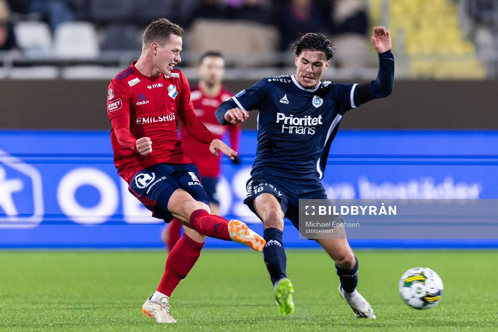 Östers Alex Thor Hauksson och Utsiktens William Milovanovic