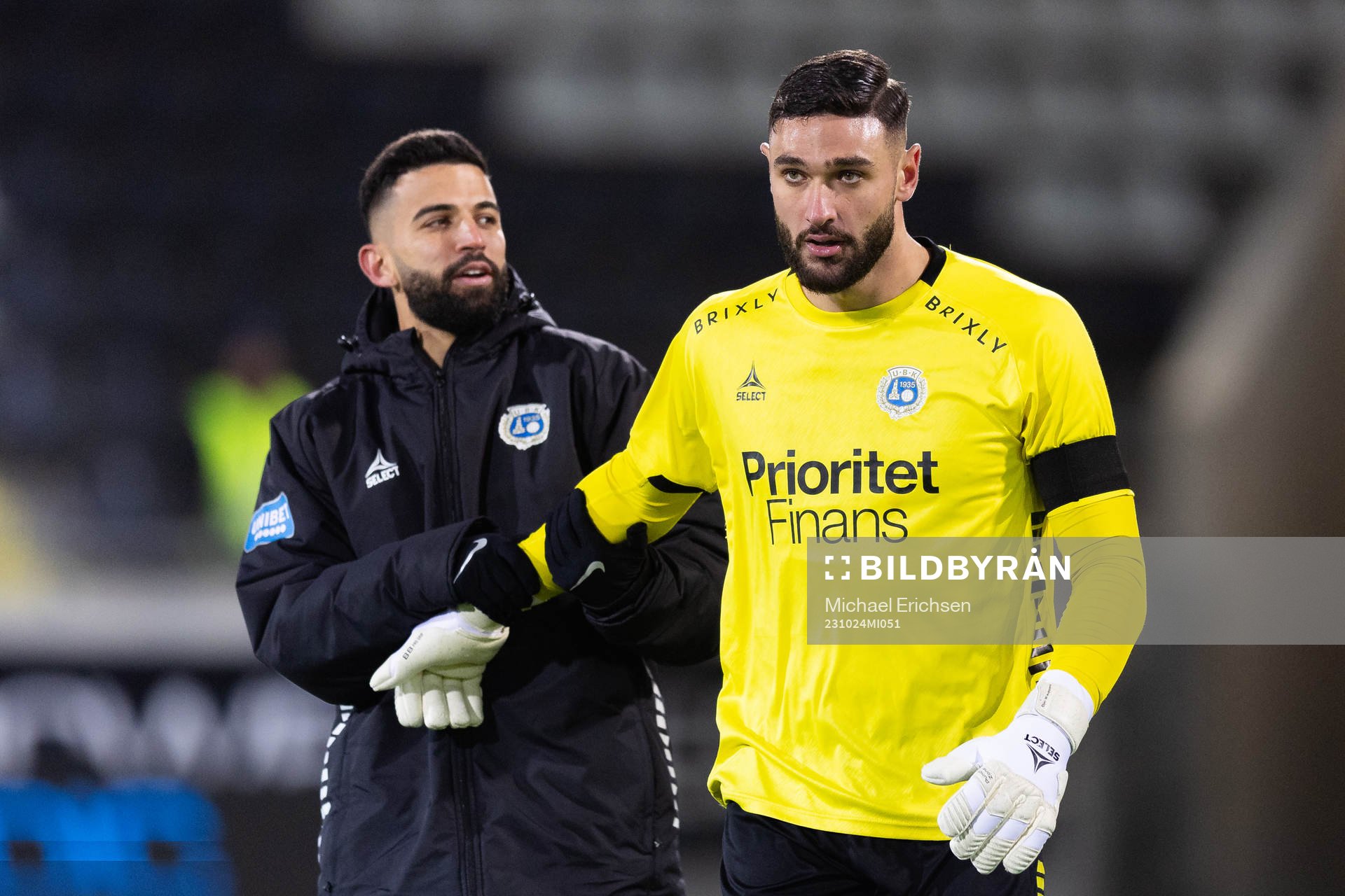 Utsiktens Paulo Marcelo Souza Alves och målvakt Elias