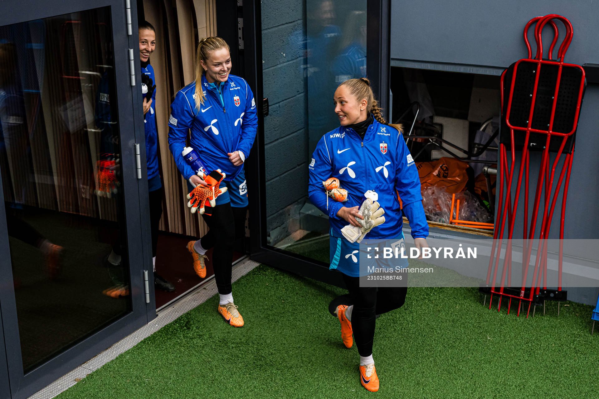Cecilie Hauståker Fiskerstrand, Guro Pettersen and Aurora