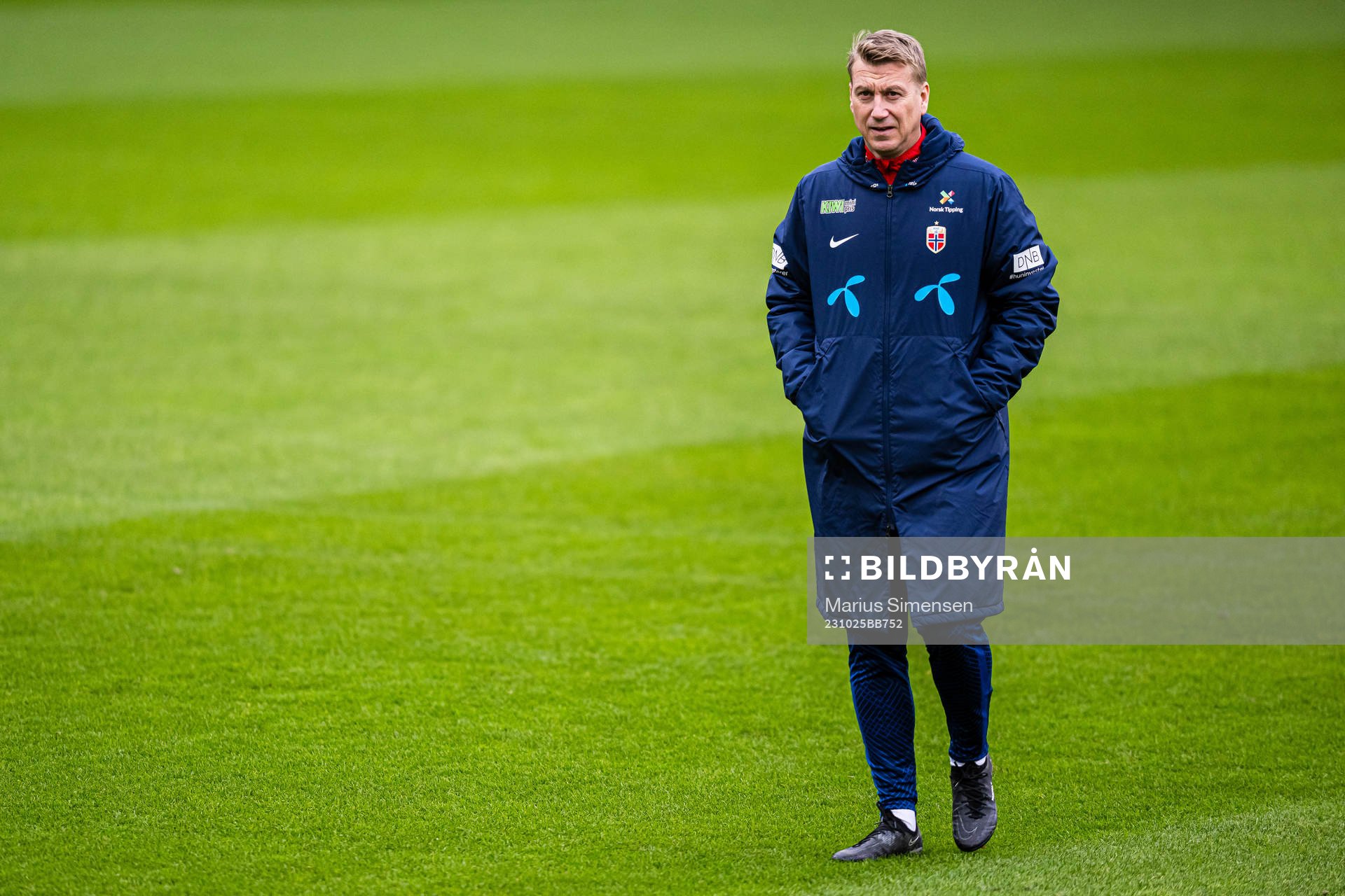 Leif Gunnar Smerud, head coach of the Norwegian women's national football team during a training session on October 25, 2023 in Oslo.