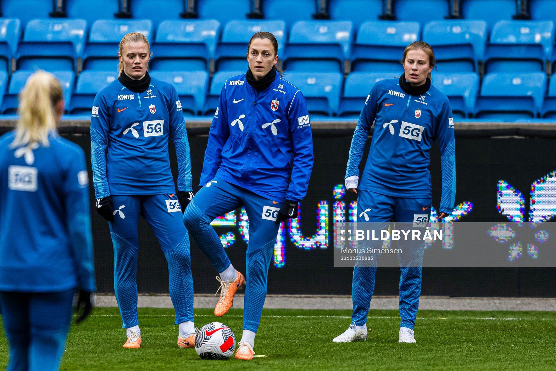 Mathilde Hauge Harviken, Emma Stølen Godø and Cesilie