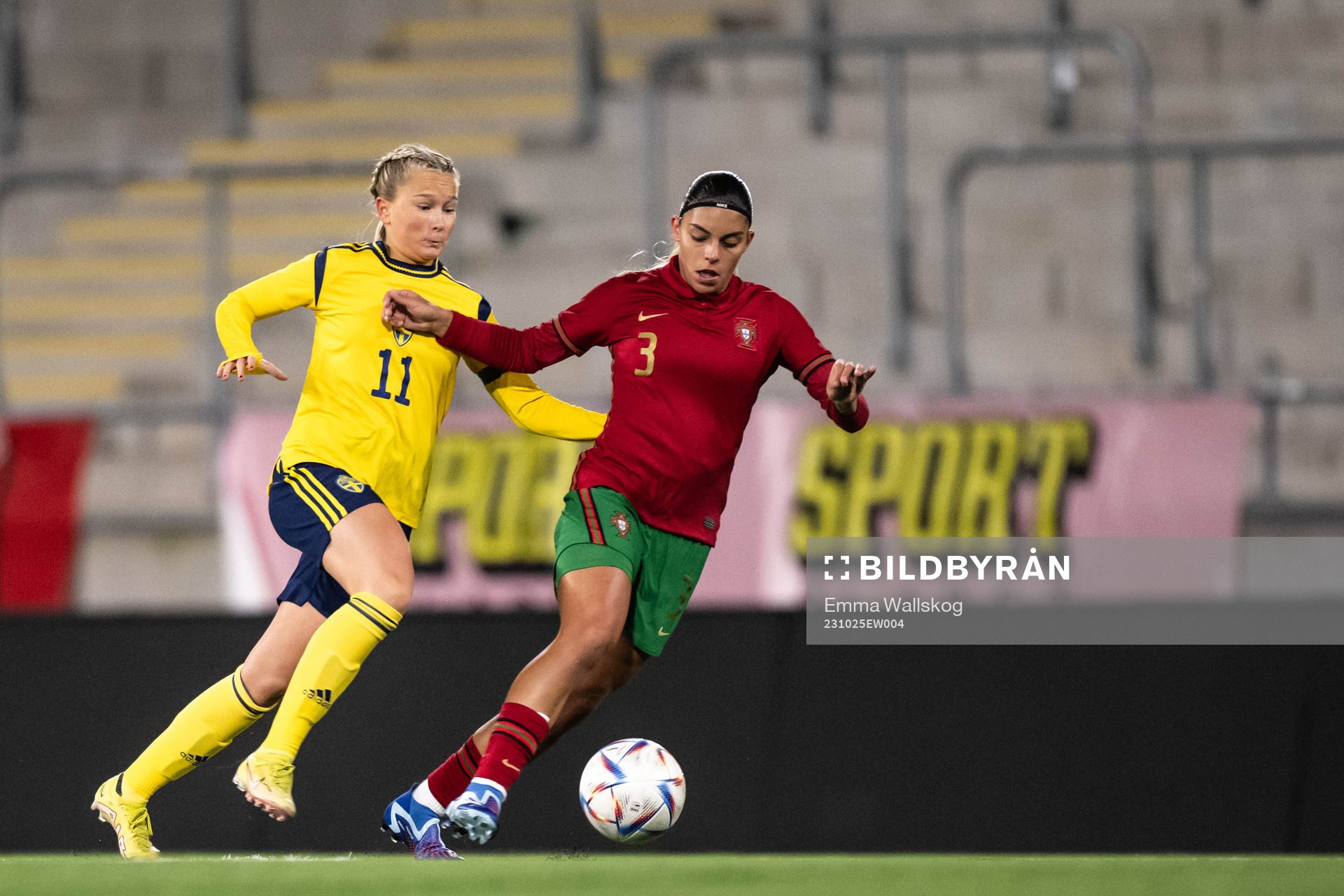 Tilda Sandén of Sweden and Érica Cancelinha of Portugal