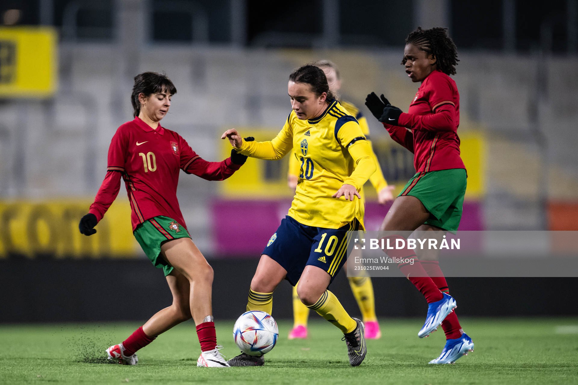 Mafalda Mariano of Portugal and Victoria Svanström of