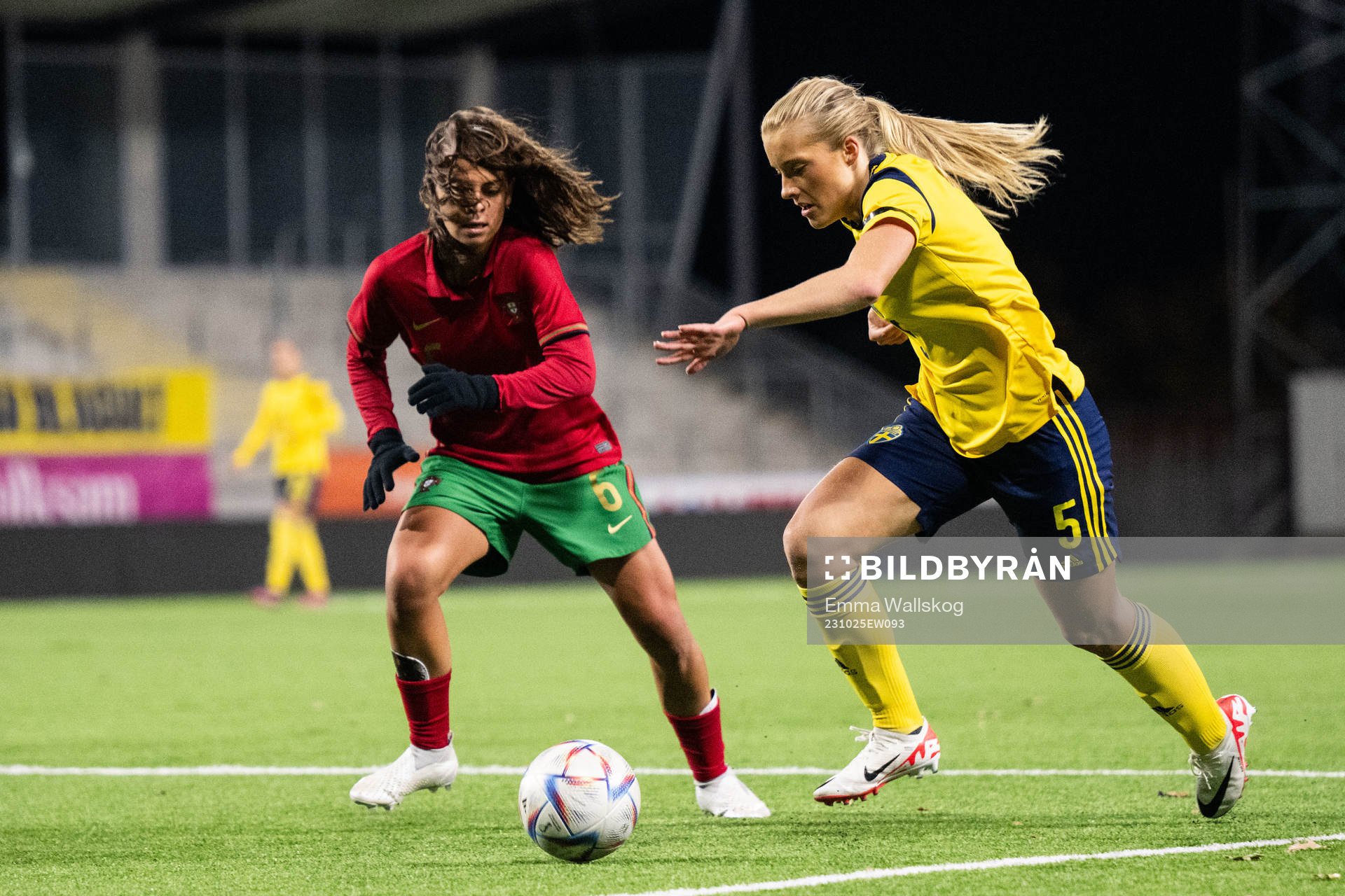 Marta Gago of Portugal and Smilla Holmberg of Sweden during the UEFA Women's Under-19 Euro Qualifier football match between Sweden and Portugal on October 25, 2023 in Västerås.