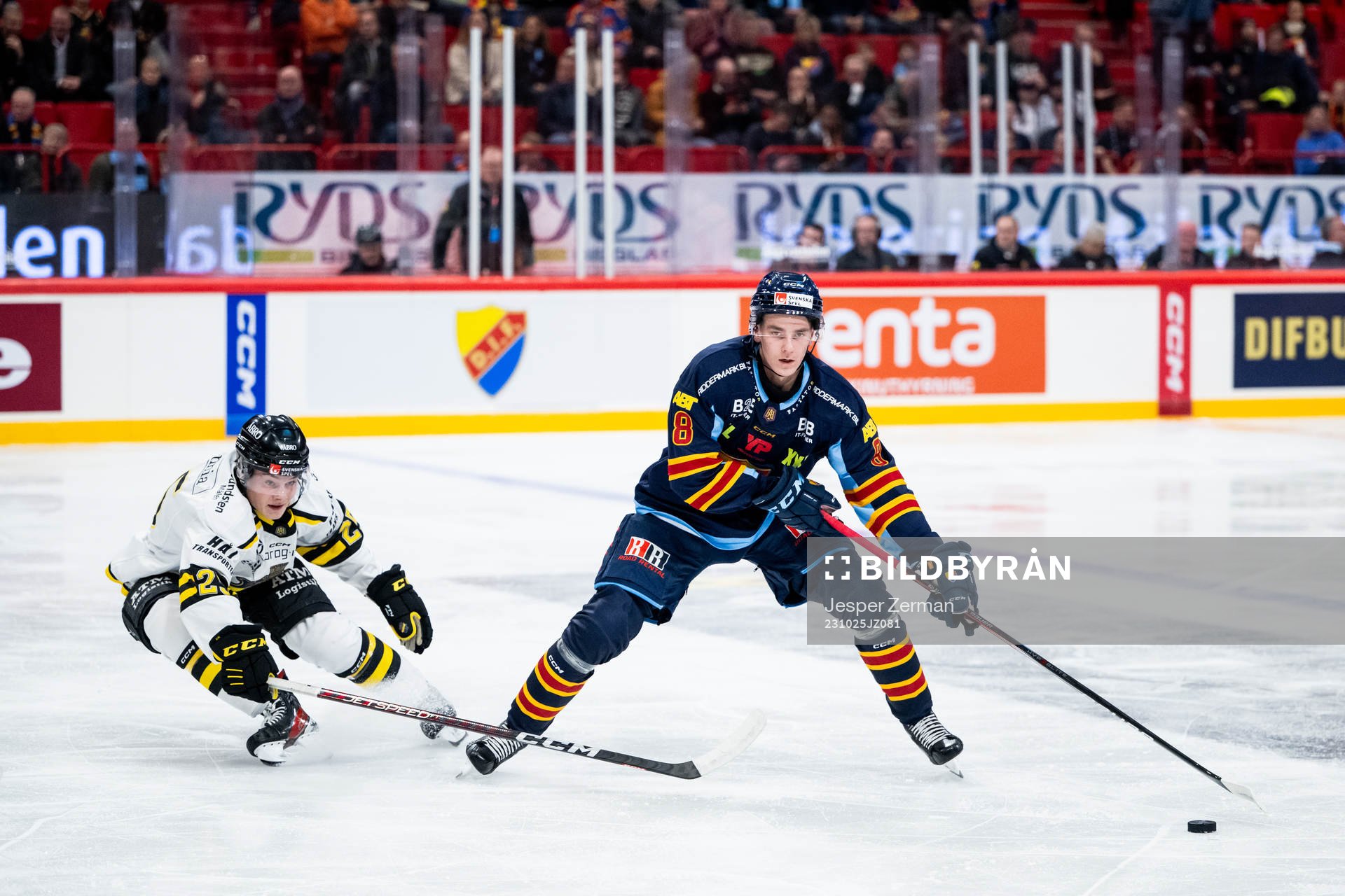 AIKs Theo Hårdstam och Djurgårdens Pontus Johansson