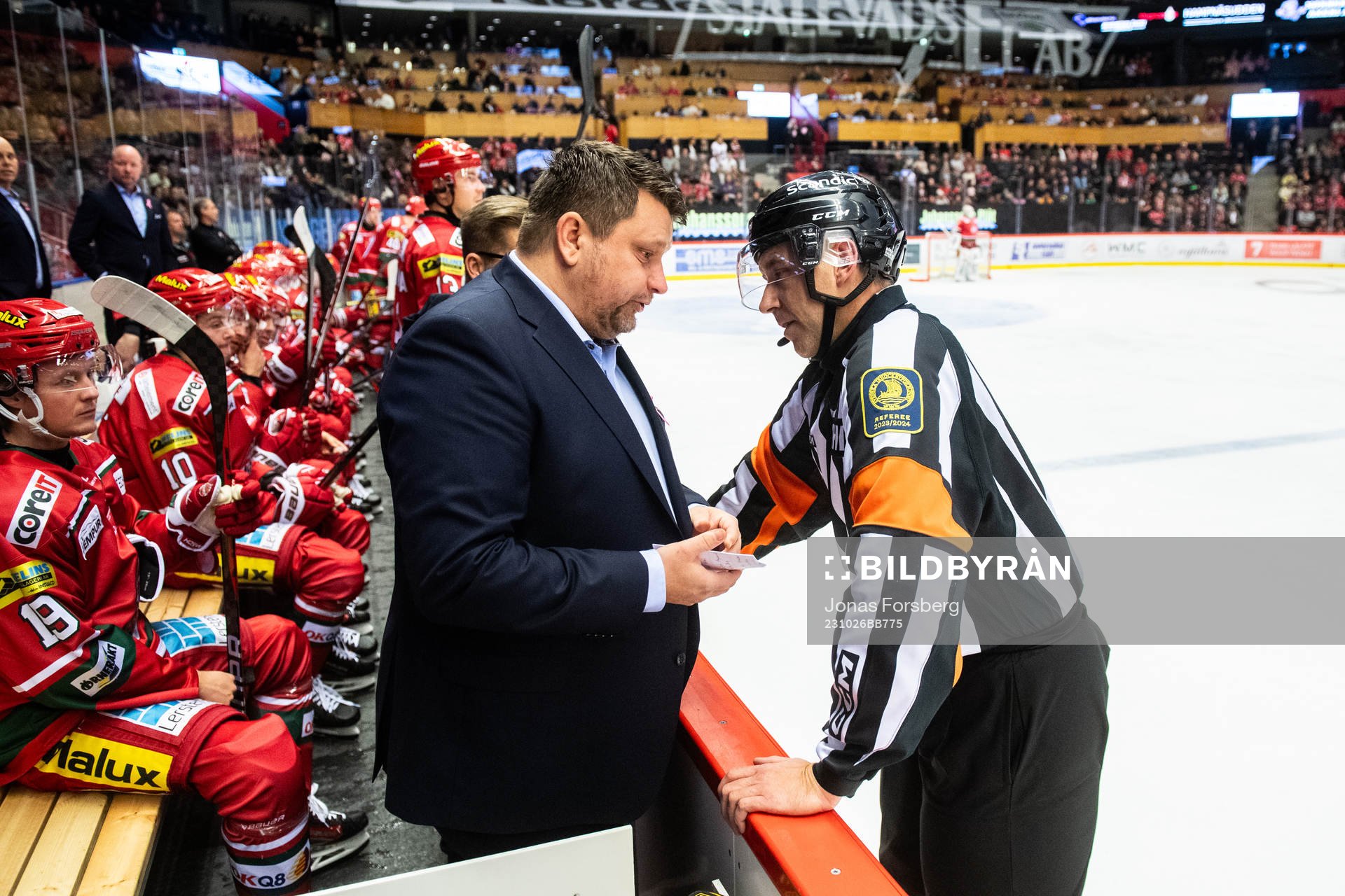 MoDos tränare Mattias Karlin och Domare Linus Öhlund