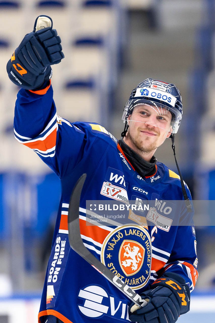 Växjös Joel Persson jublar