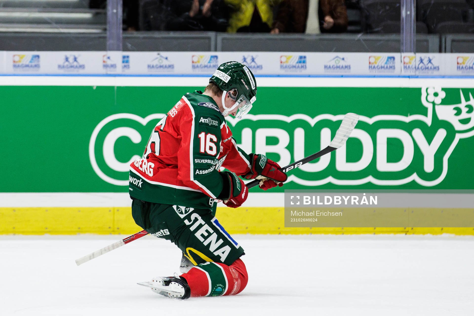 Frölundas Otto Stenberg jublar 1-2
