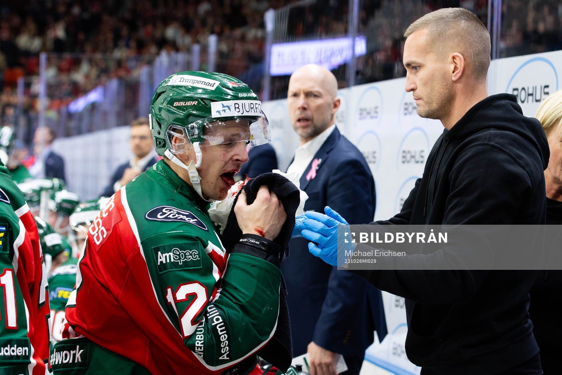 Frölundas Max Friberg blöder i munnen