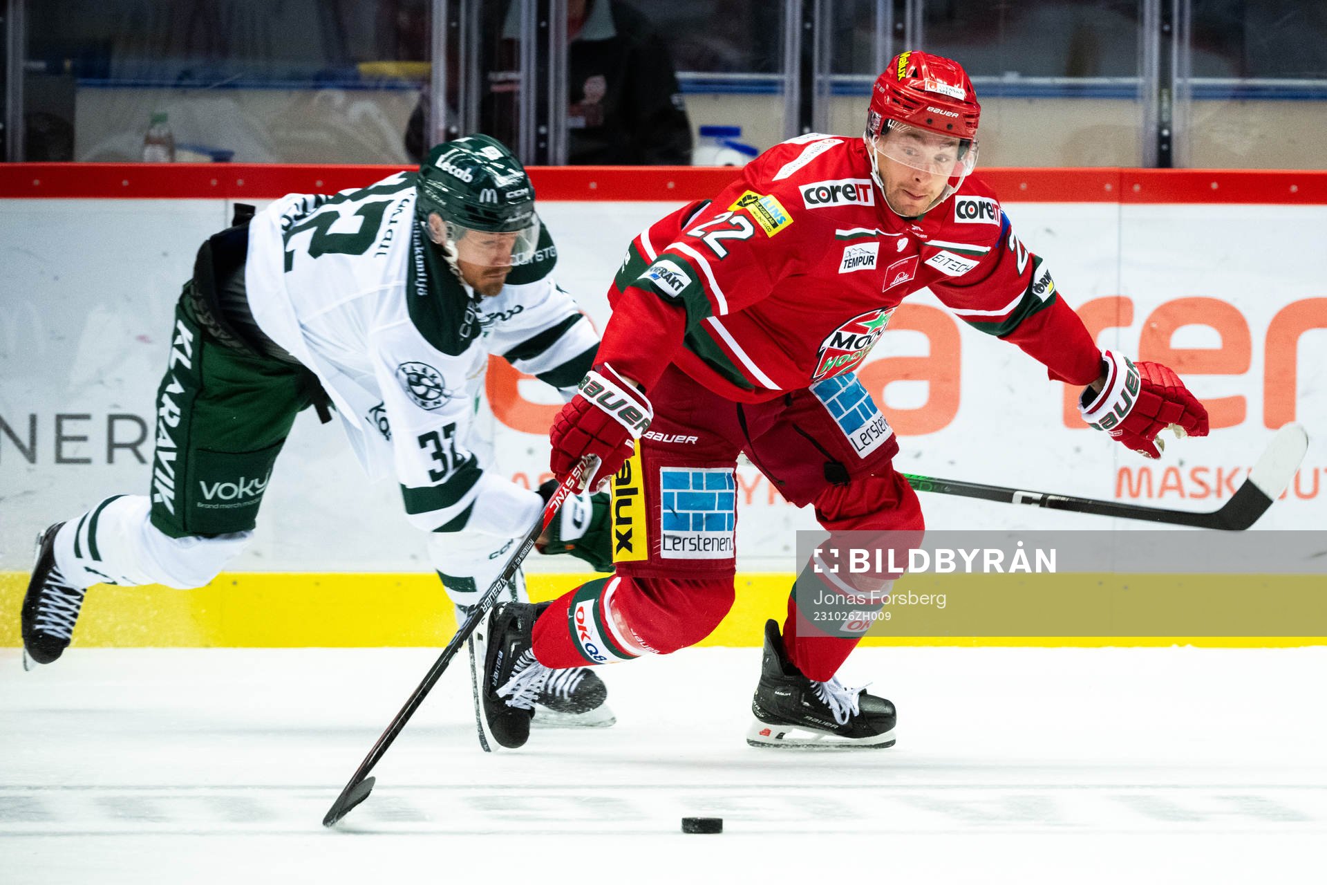 Färjestads Elliot Ståhlberg och MoDos Adam Pettersson