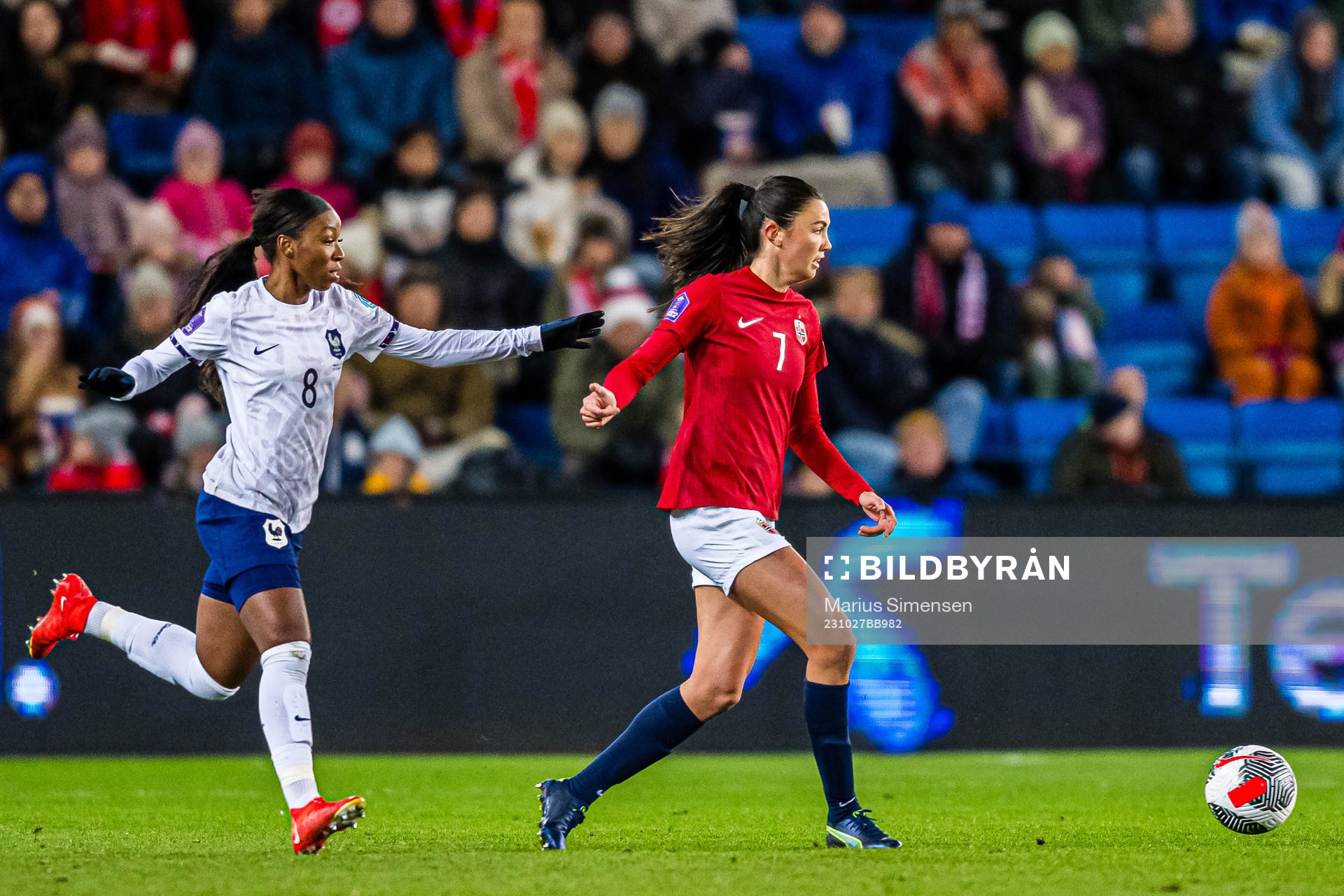 Grace Geyoro of France and Ingrid Syrstad Engen of Norway