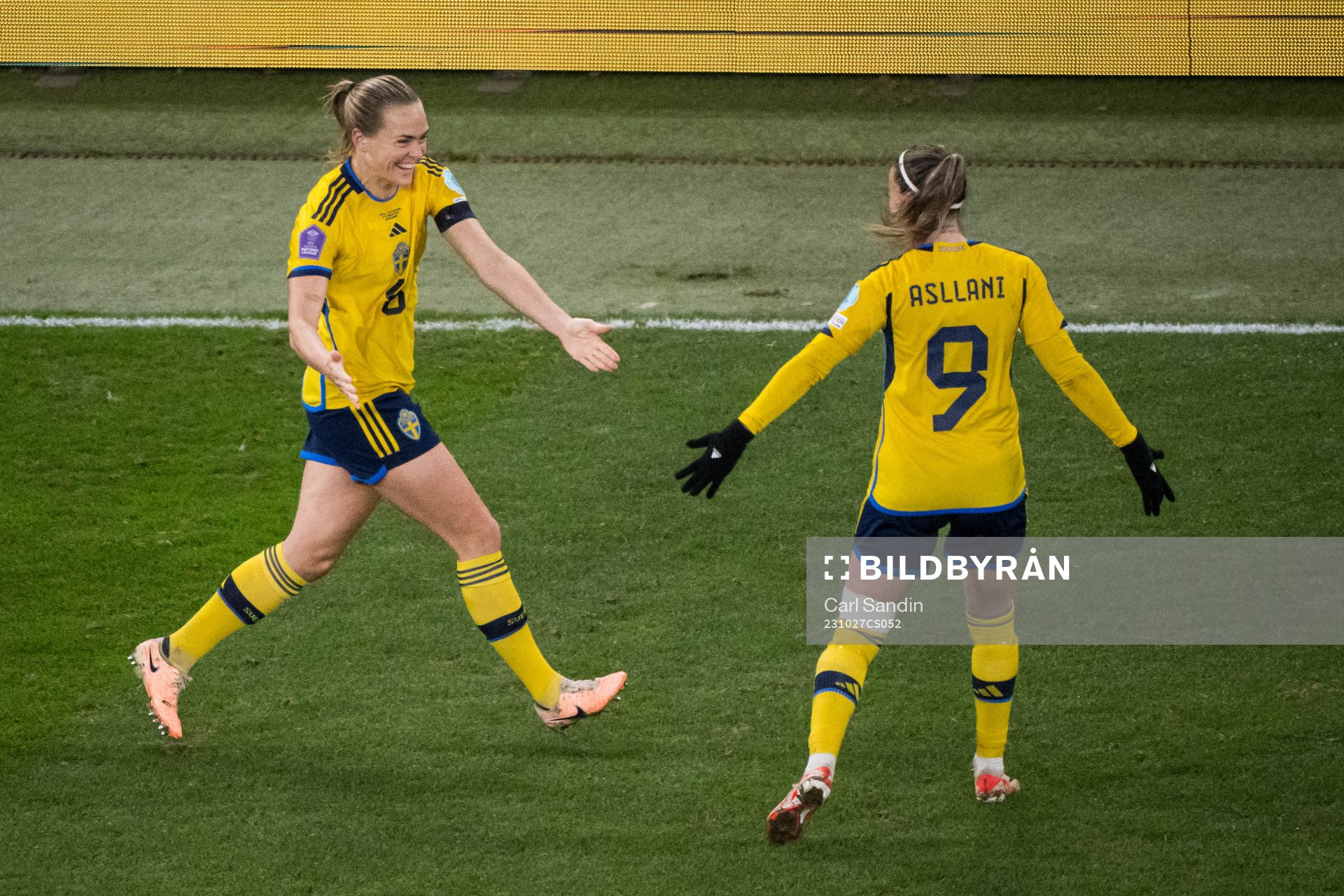 Magdalena Eriksson of Sweden celebrate the 1-0 goal with