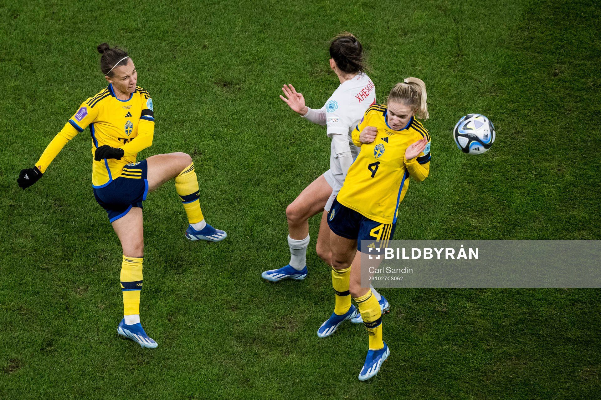 Julia Zigiotti Olme and Hanna Lundkvist of Sweden