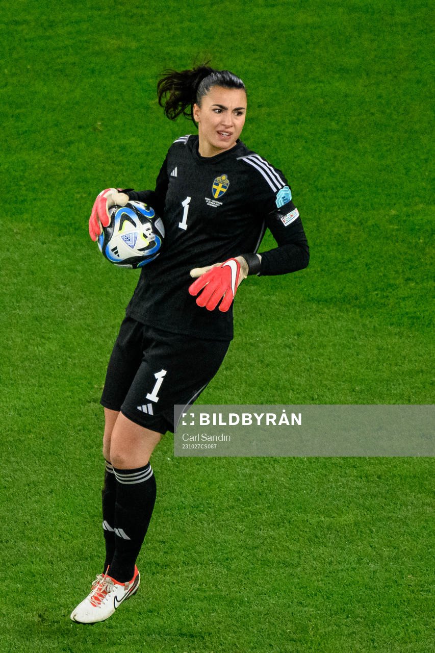 goalkeeper Zecira Musovic of Sweden