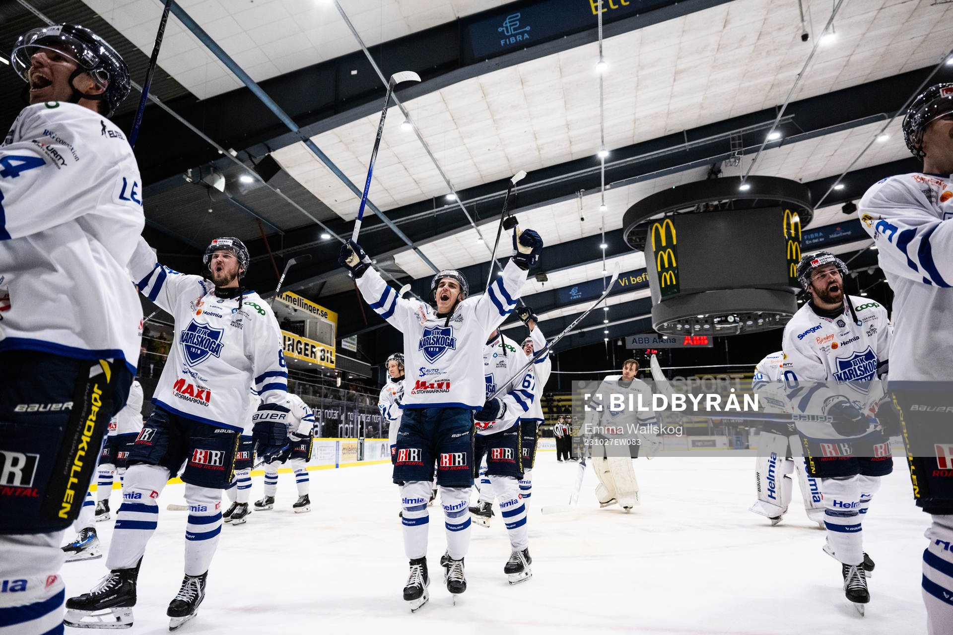 Karlskogas spelare jublar
