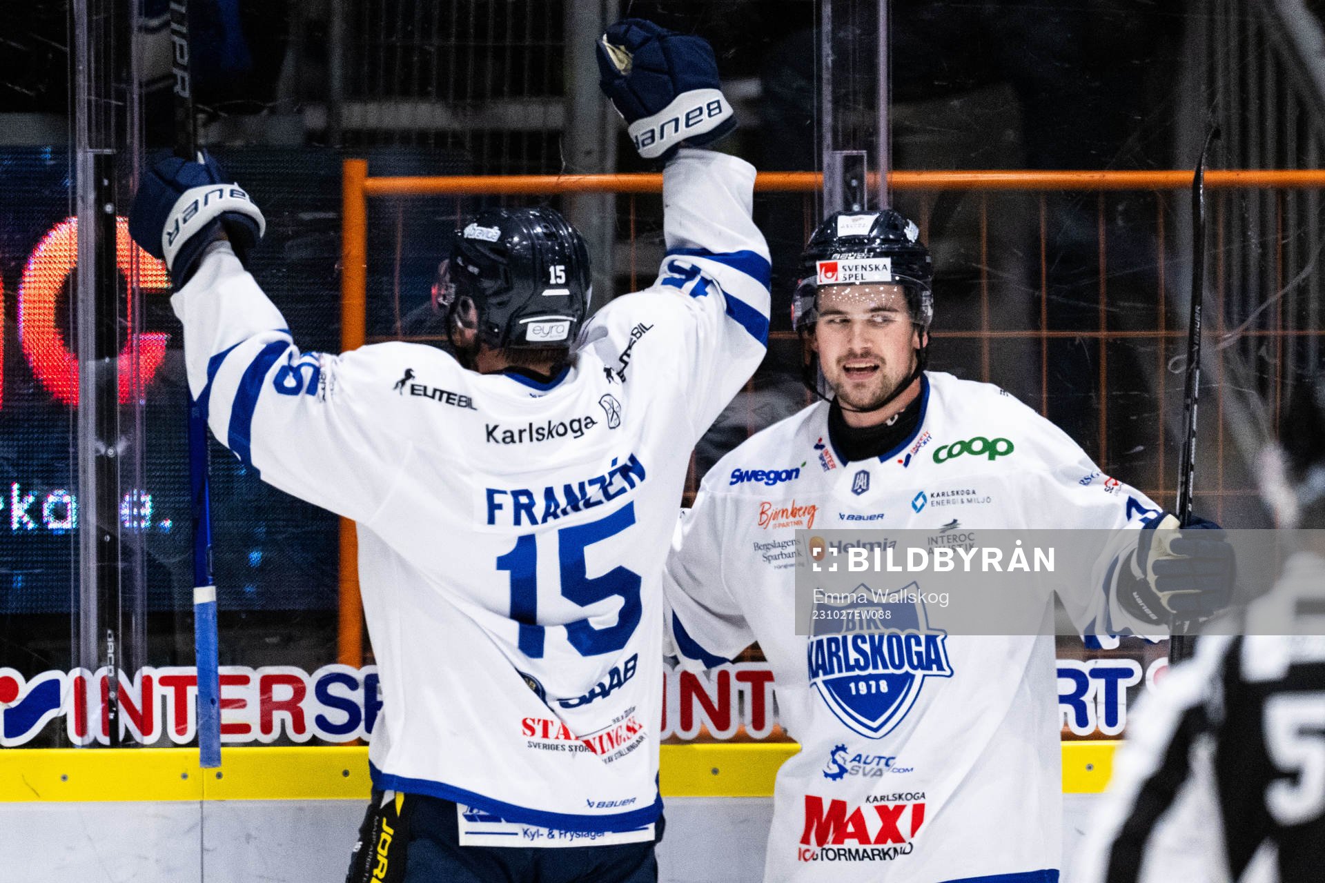Karlskogas Theodor Pistek jublar med Jared Dmytriw