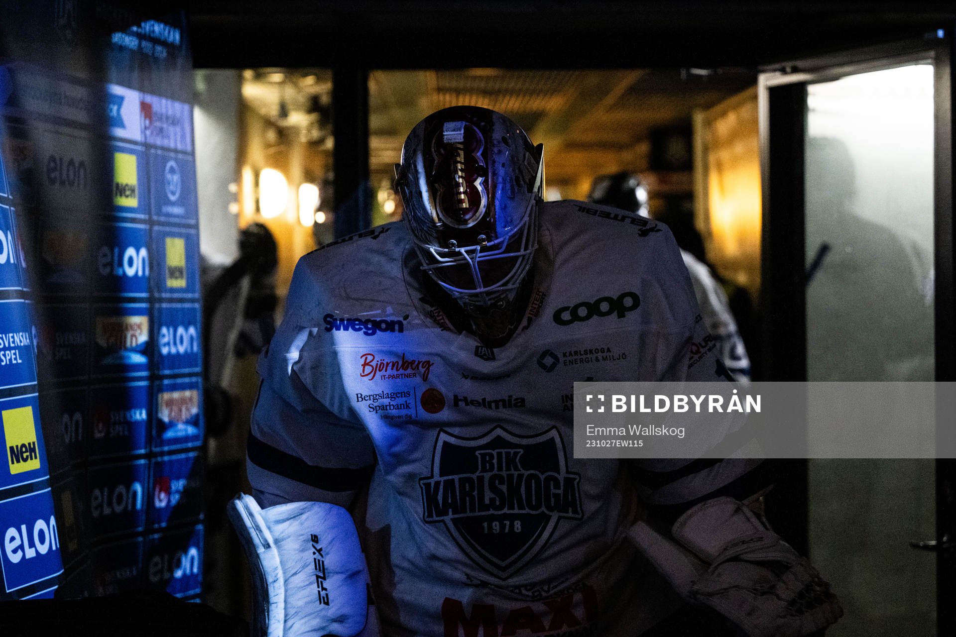 Karlskogas målvakt Niklas Lundström gör entré