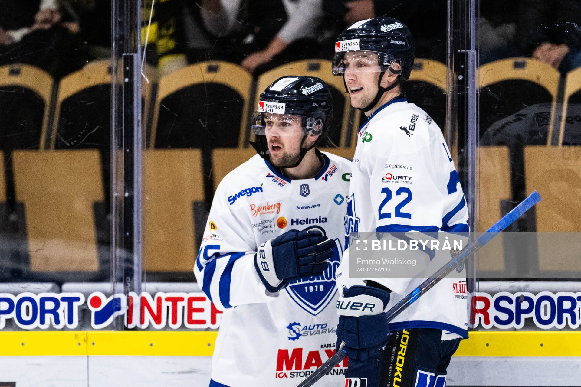 Karlskogas Gustaf Franzen jublar med Viktor Lang